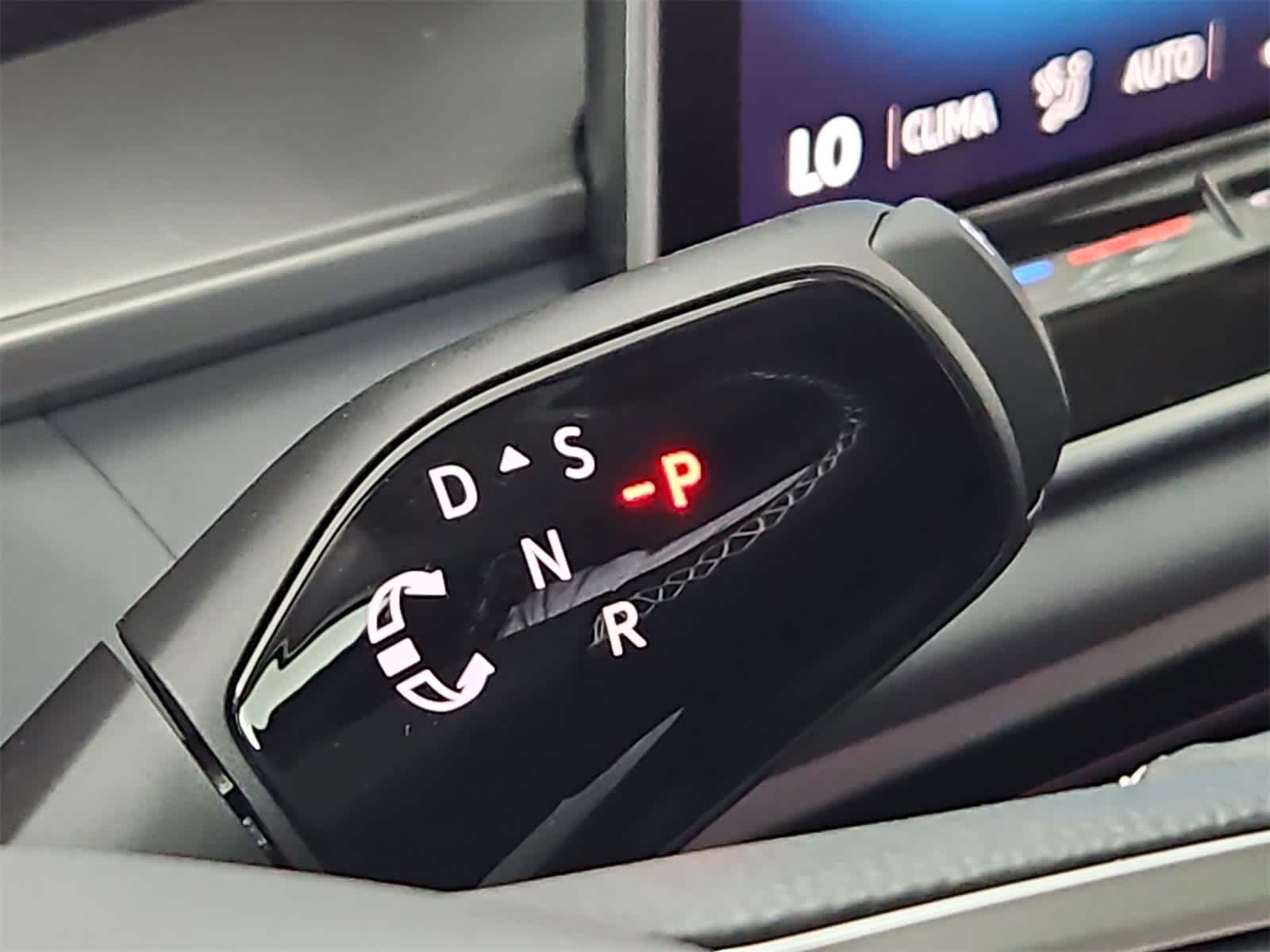 Thumbnail: 2025 Volkswagen Tiguan - 32