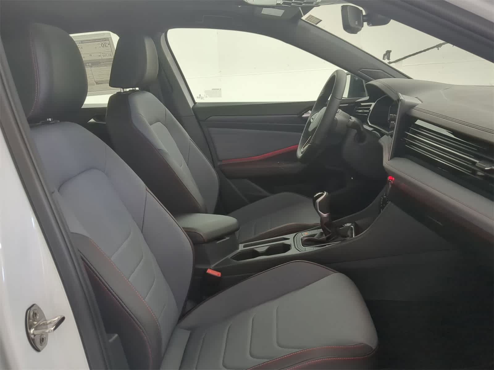 Thumbnail: 2025 Volkswagen Jetta - 22