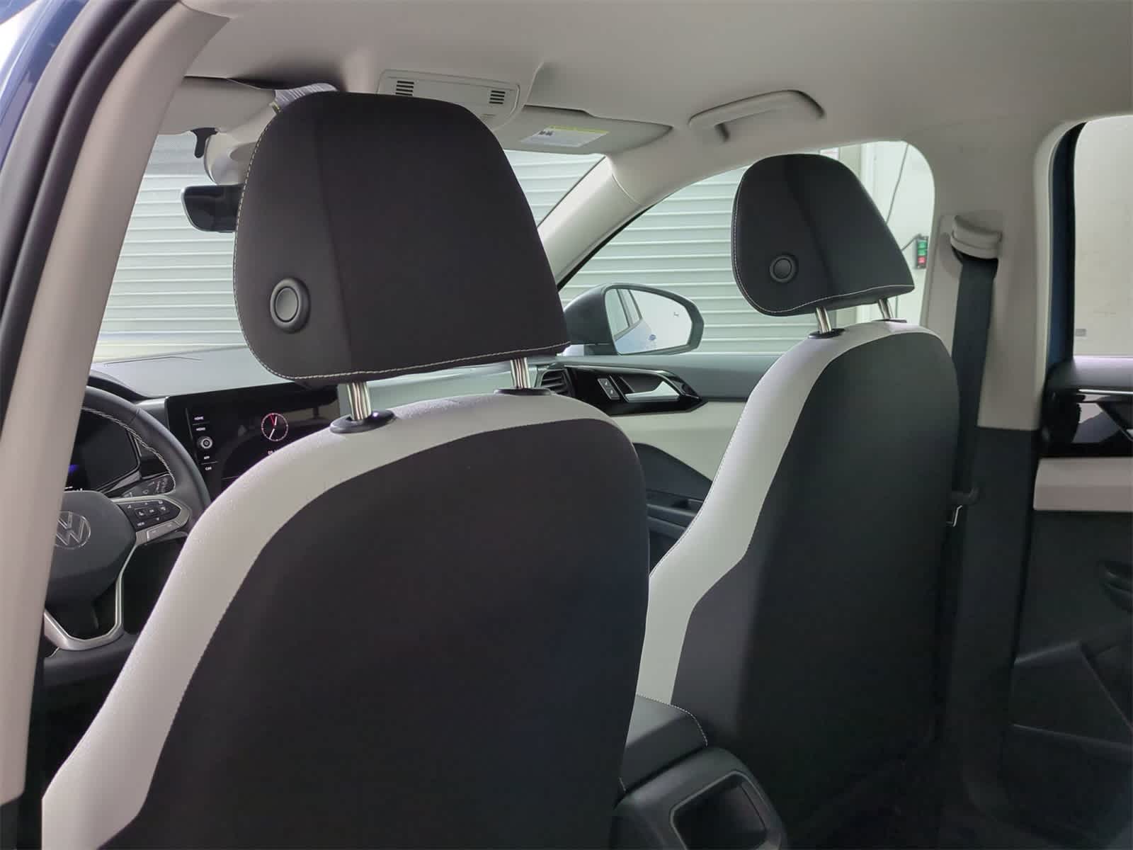 Thumbnail: 2025 Volkswagen Taos - 18