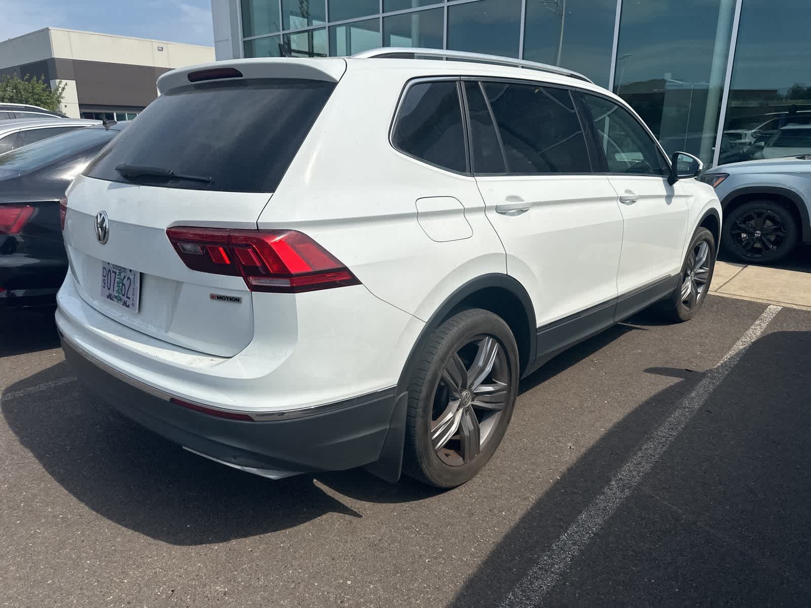 2020 Volkswagen Tiguan SEL photo 4