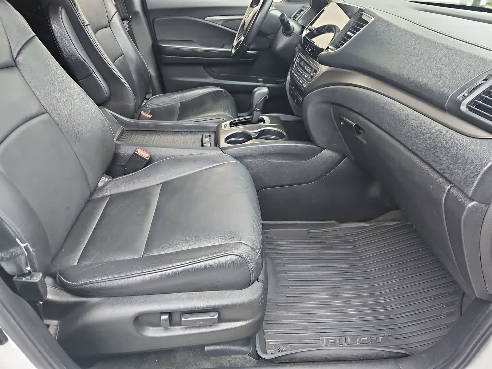 Thumbnail: 2019 Honda Pilot - 22
