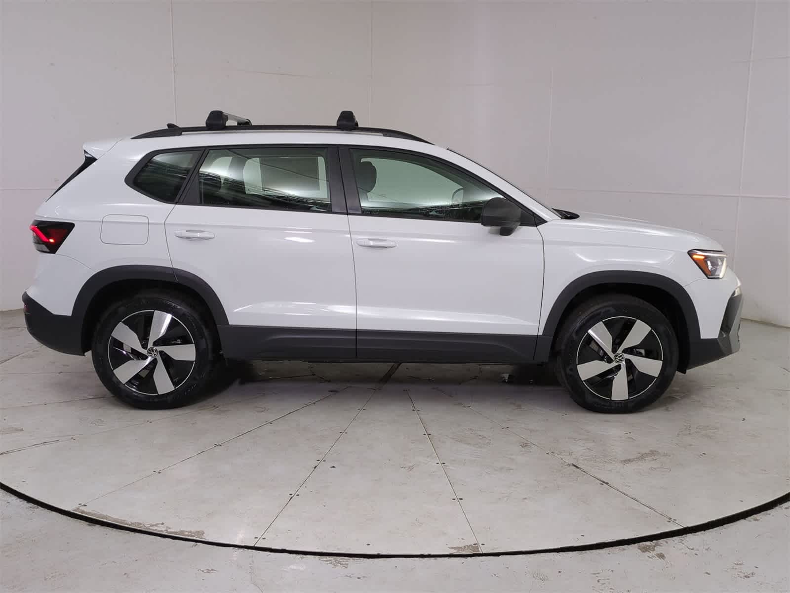 Thumbnail: 2025 Volkswagen Taos - 7