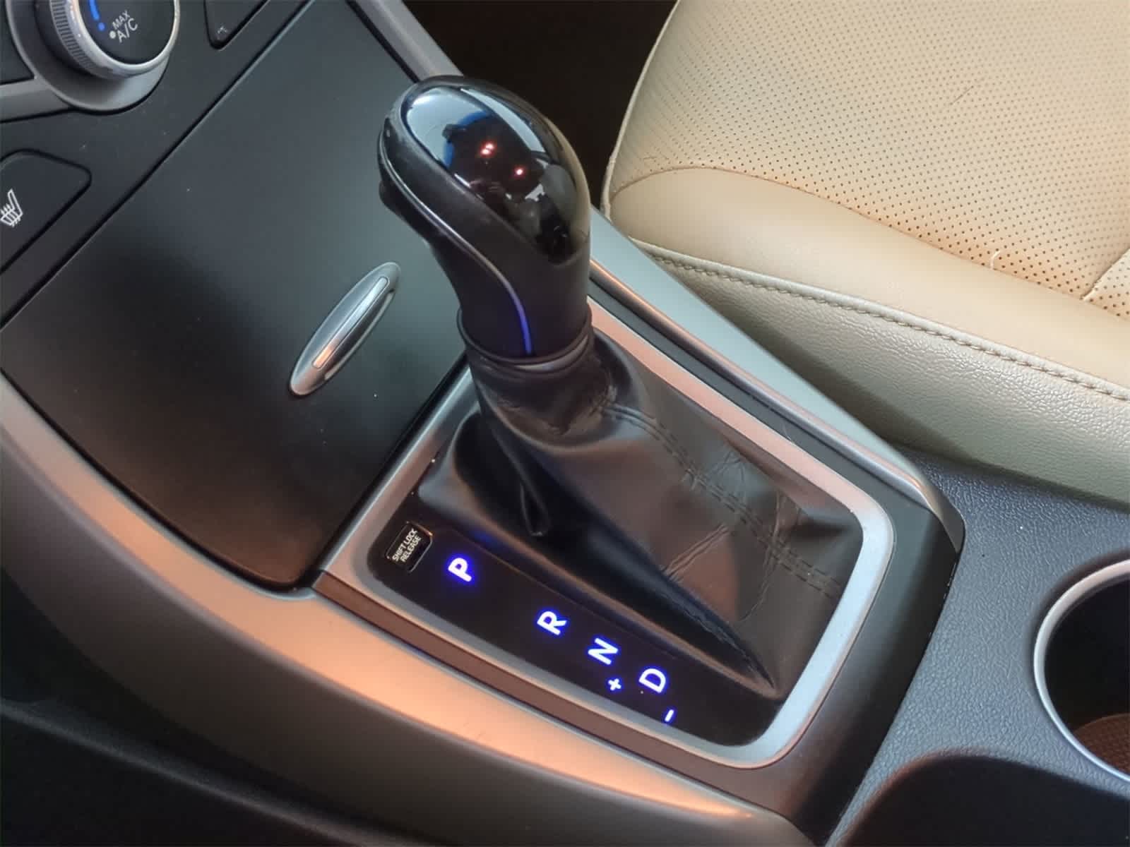 Thumbnail: 2014 Hyundai Elantra - 32