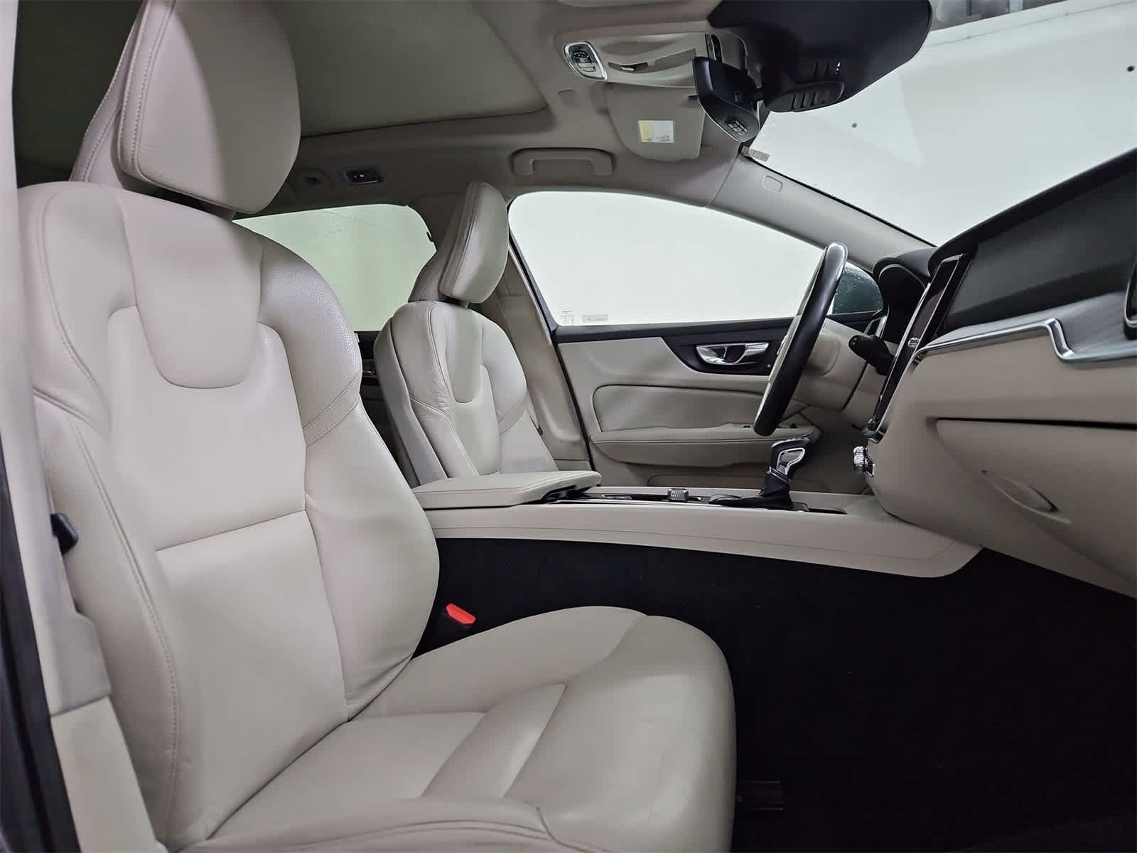 Thumbnail: 2021 Volvo S60 - 23