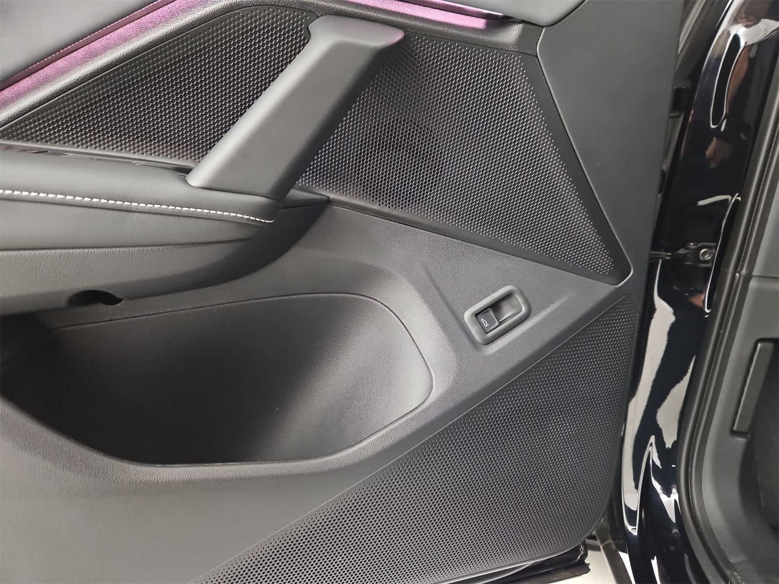 Thumbnail: 2025 Volkswagen Tiguan - 32