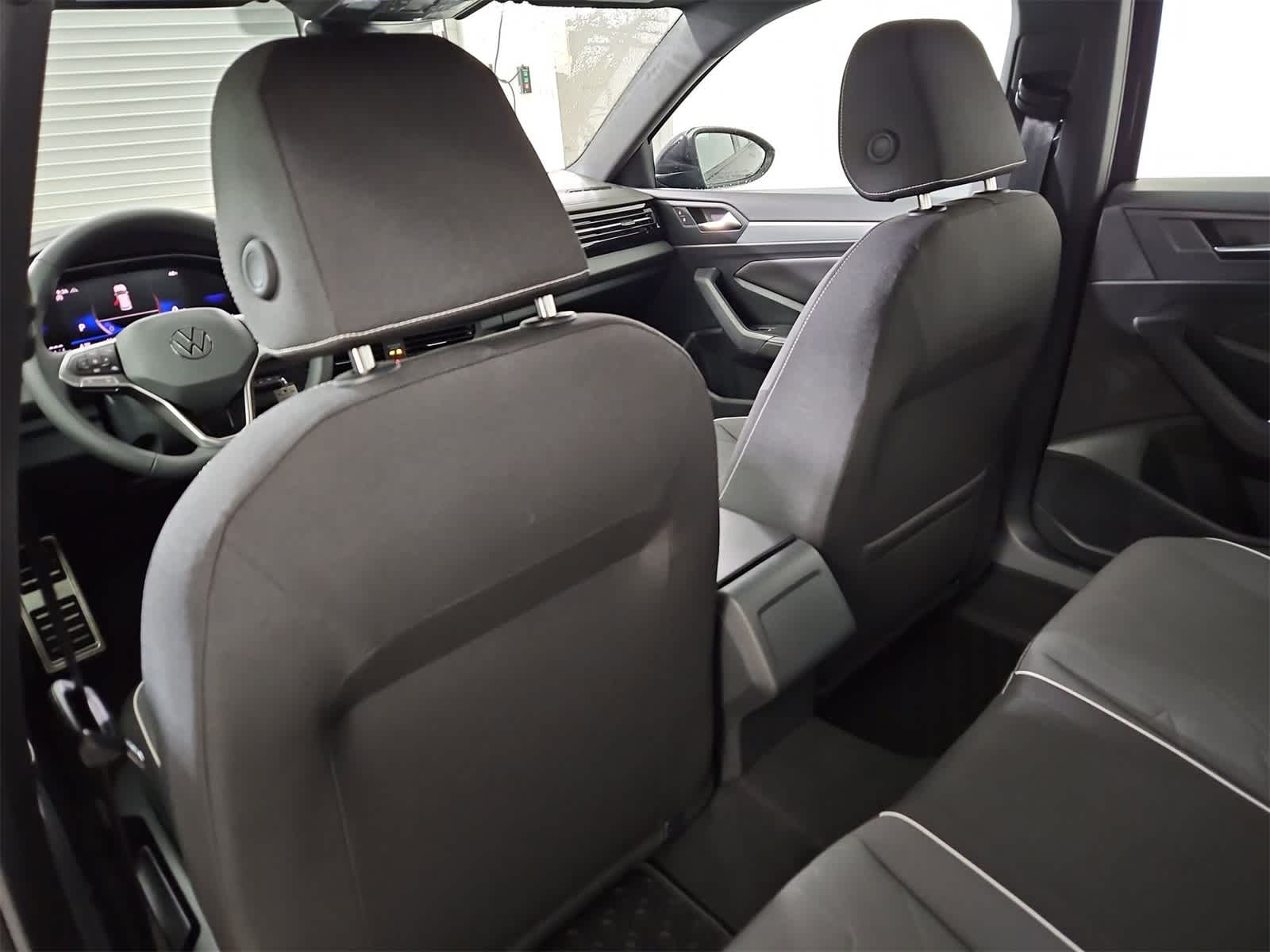 Thumbnail: 2026 Volkswagen Jetta - 18