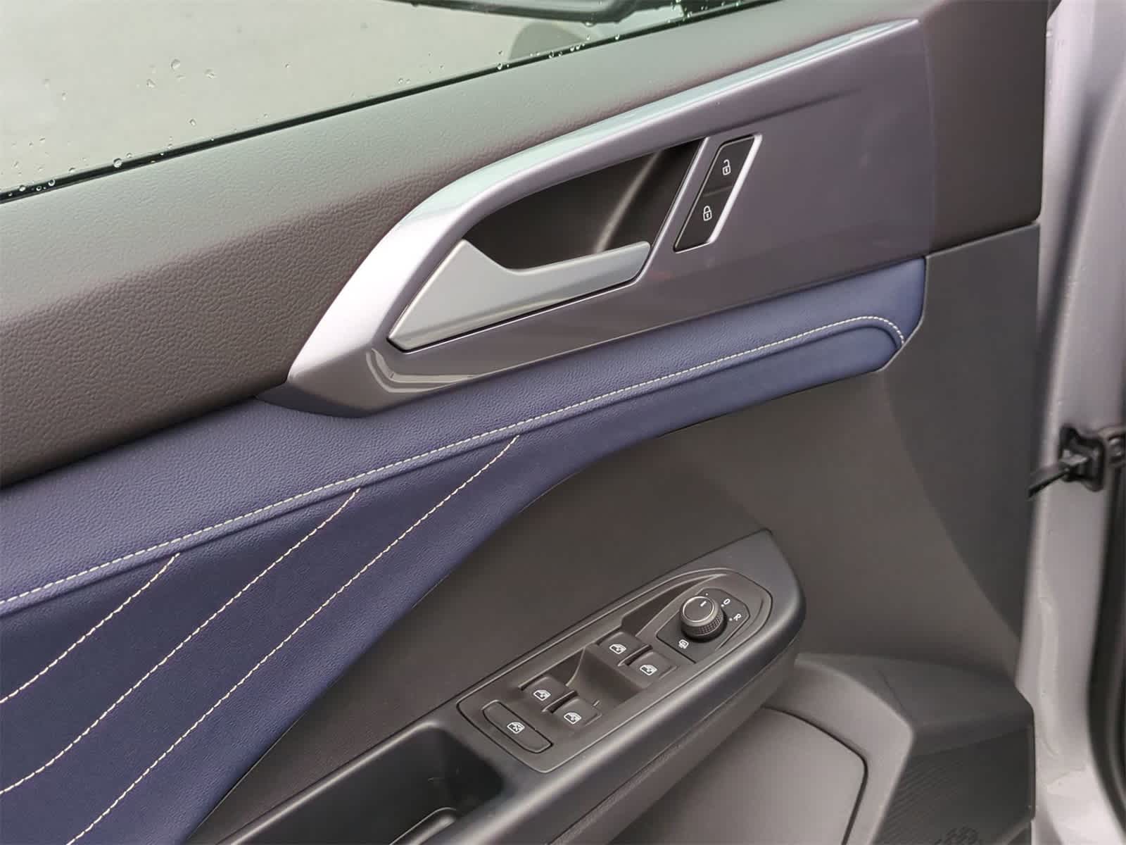 Thumbnail: 2025 Volkswagen Taos - 17