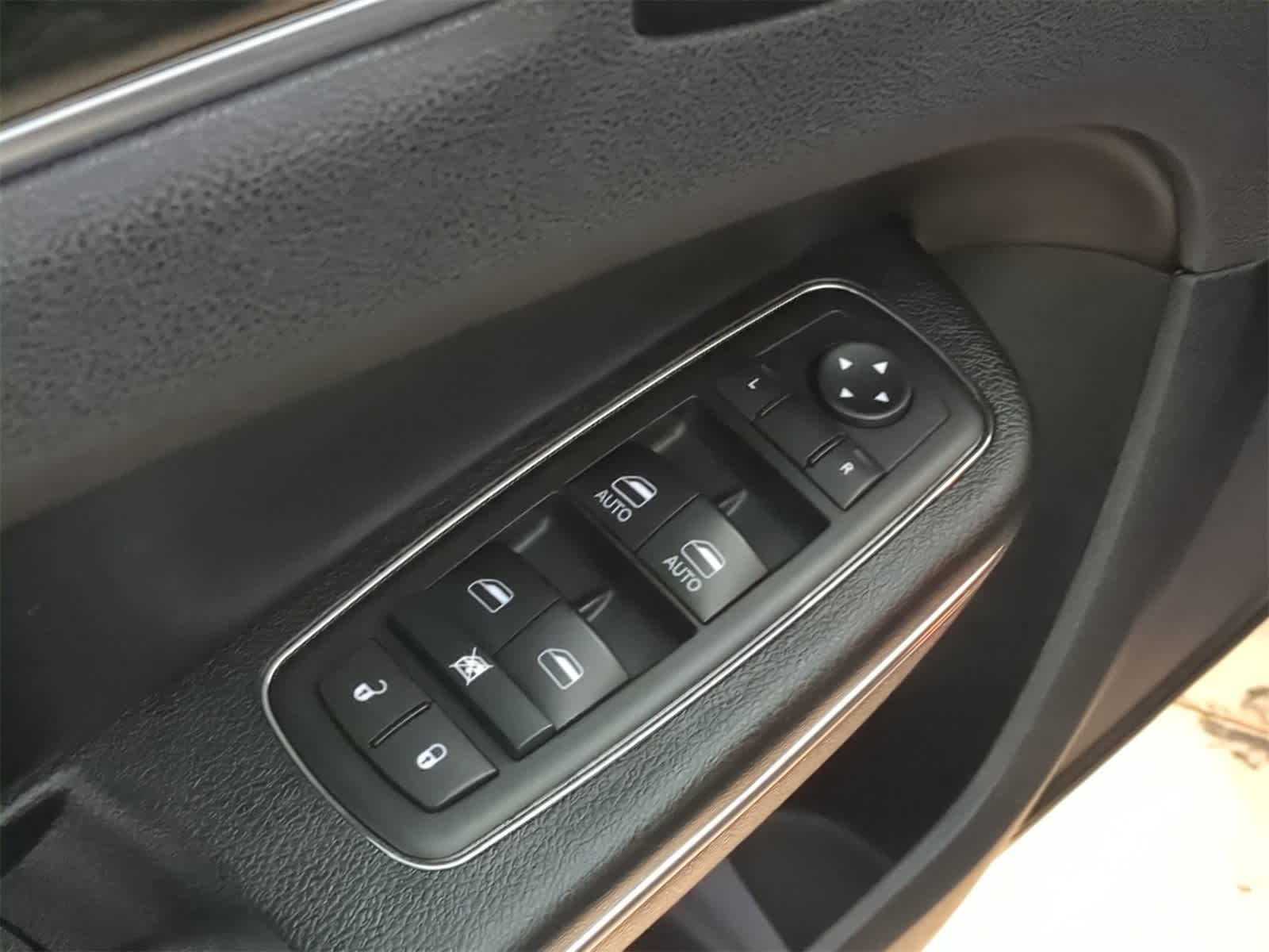 Thumbnail: 2017 Chrysler 300 - 16