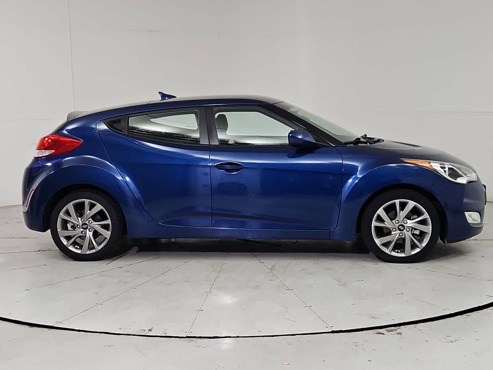 Thumbnail: 2017 Hyundai Veloster - 7
