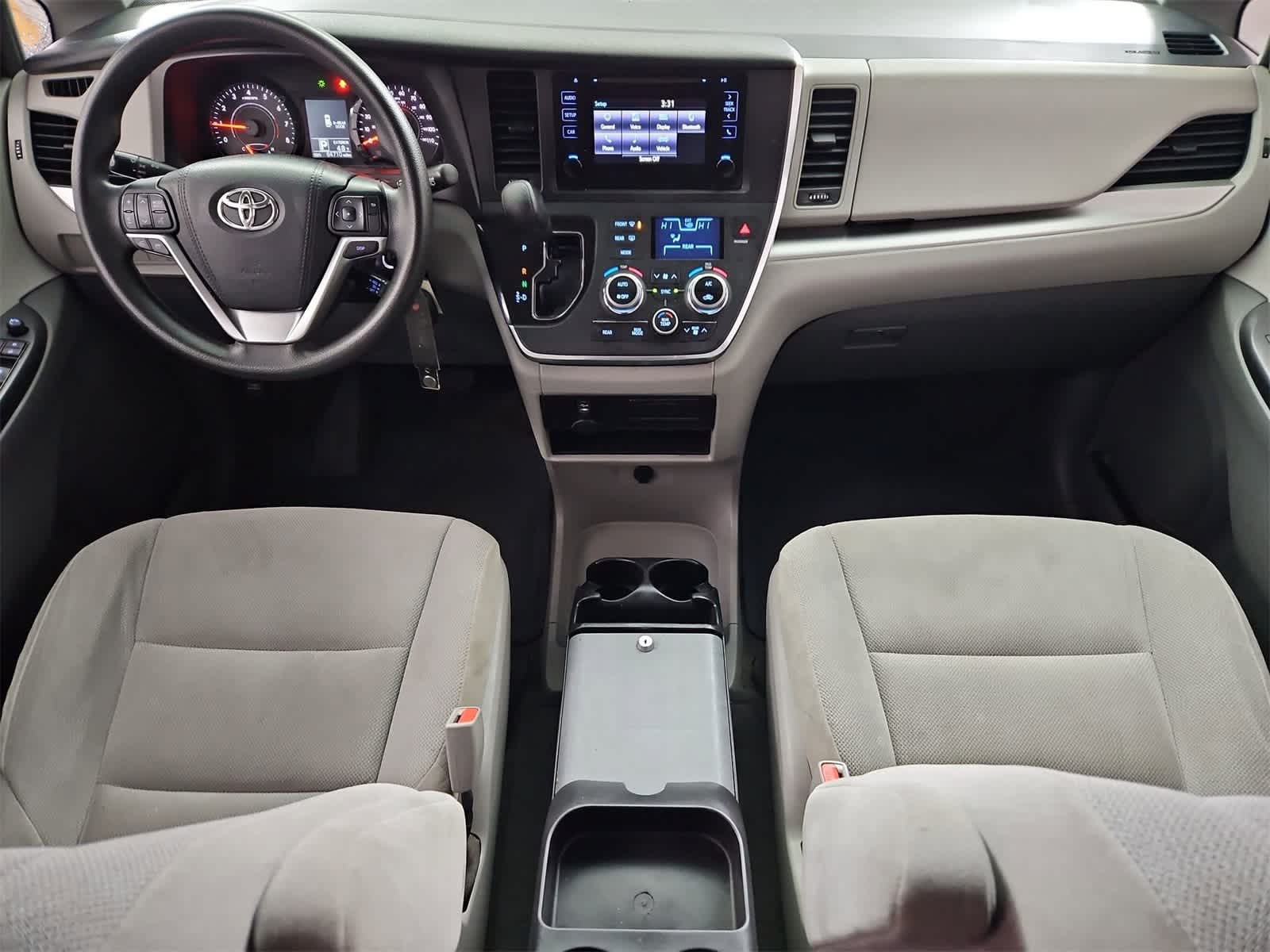 Thumbnail: 2016 Toyota Sienna - 15