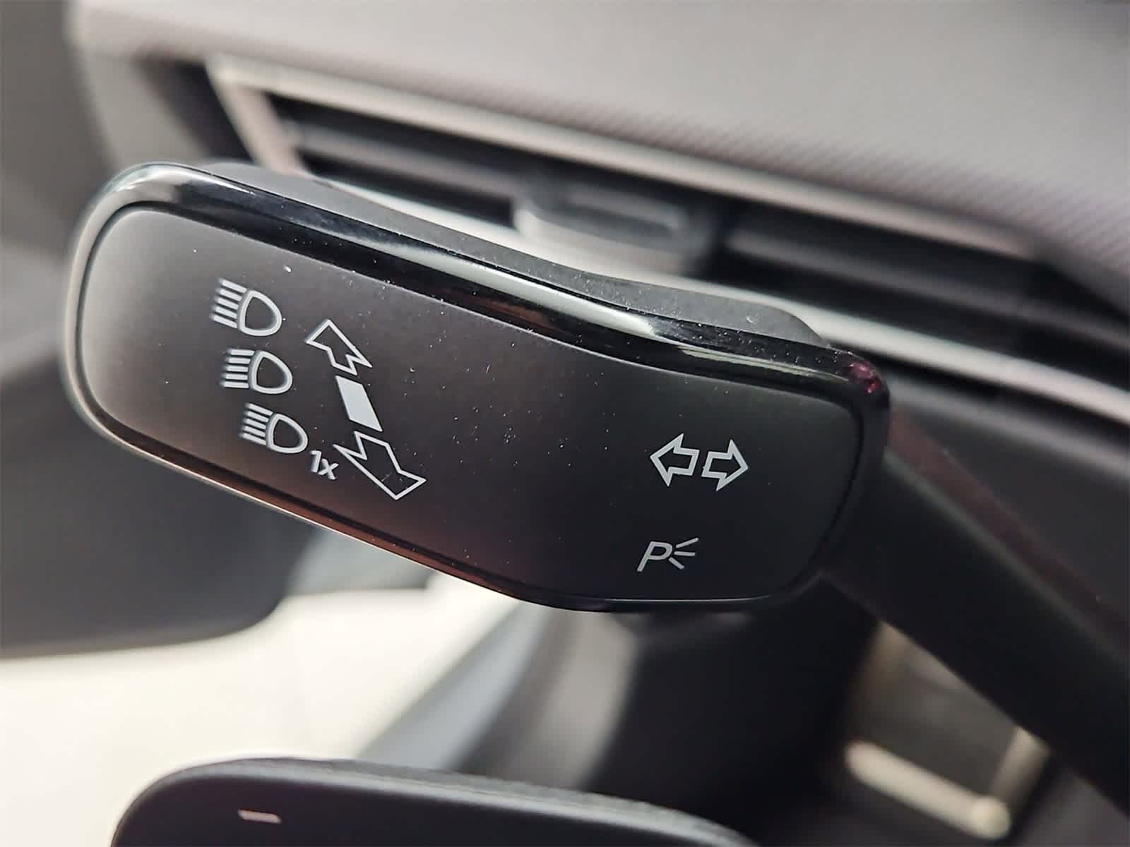 Thumbnail: 2025 Volkswagen Golf - 26