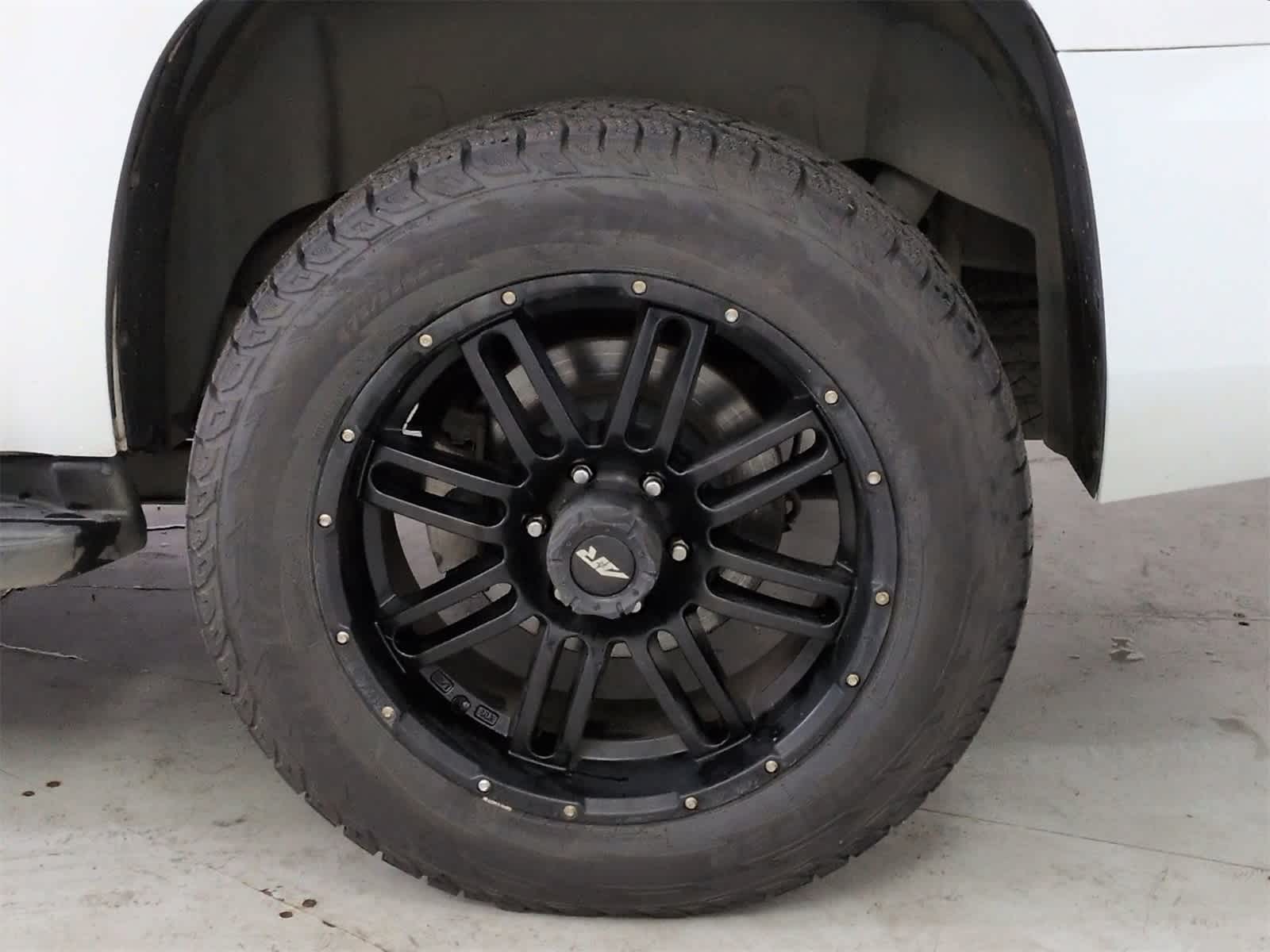 Thumbnail: 2013 Chevrolet Tahoe - 12