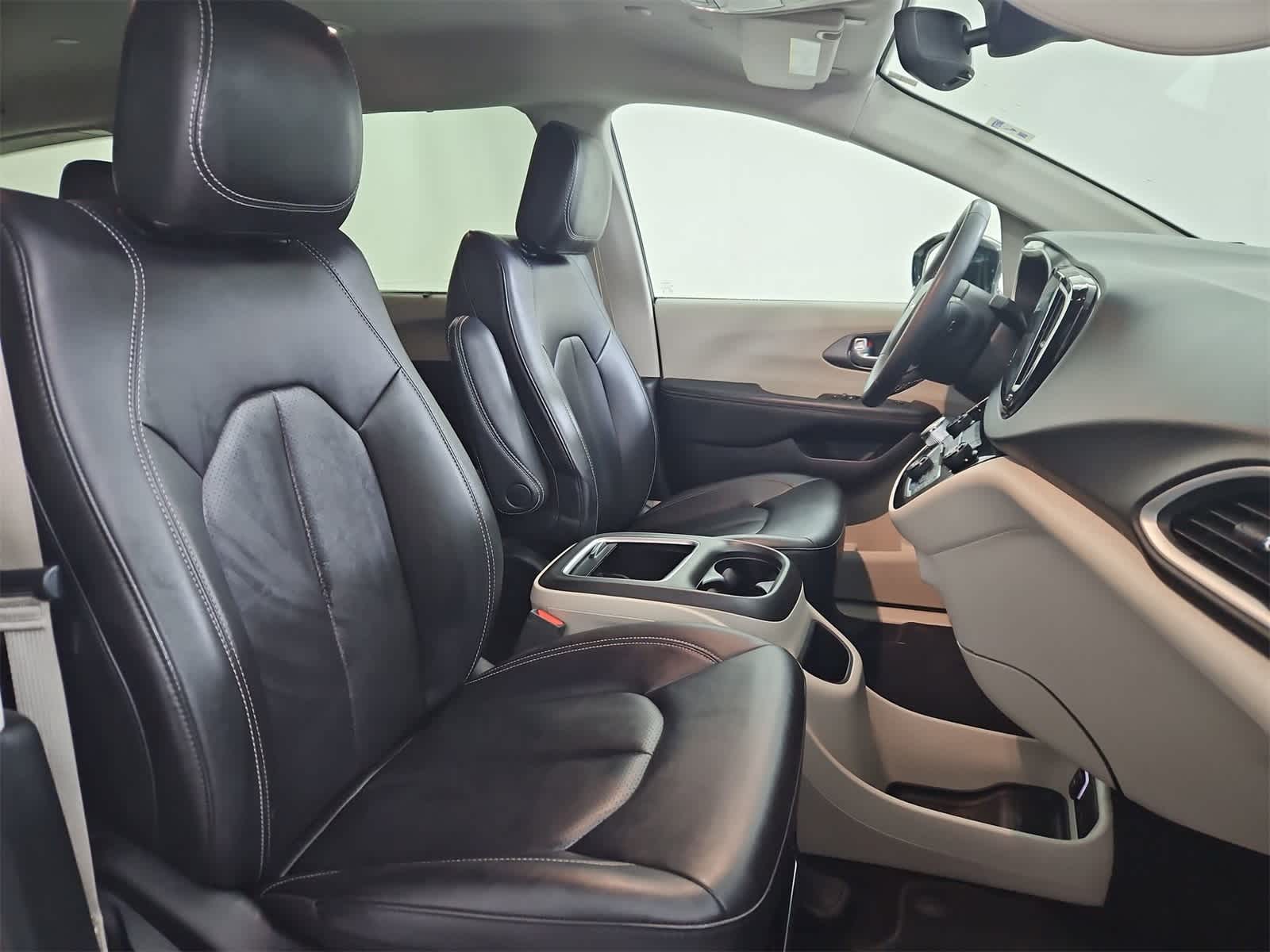 Thumbnail: 2024 Chrysler Pacifica - 21