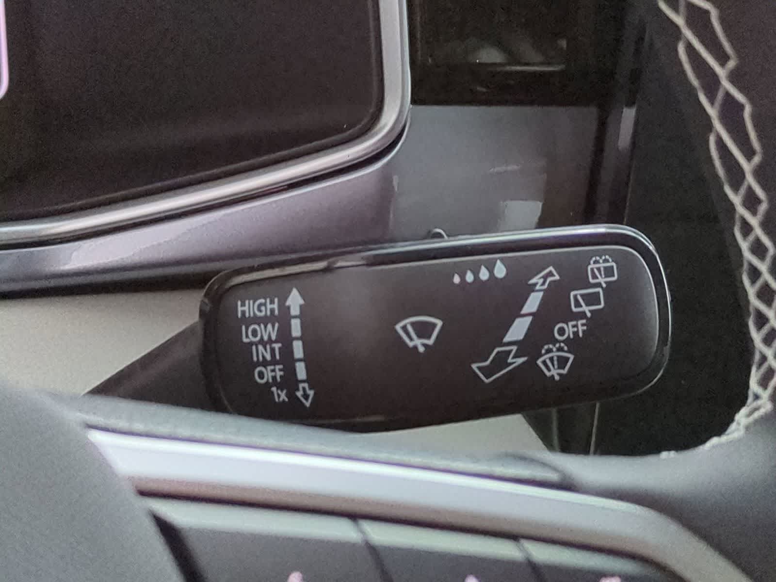 Thumbnail: 2025 Volkswagen Taos - 27