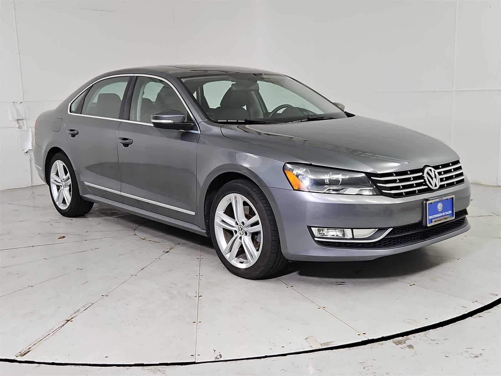 Thumbnail: 2013 Volkswagen Passat - 8