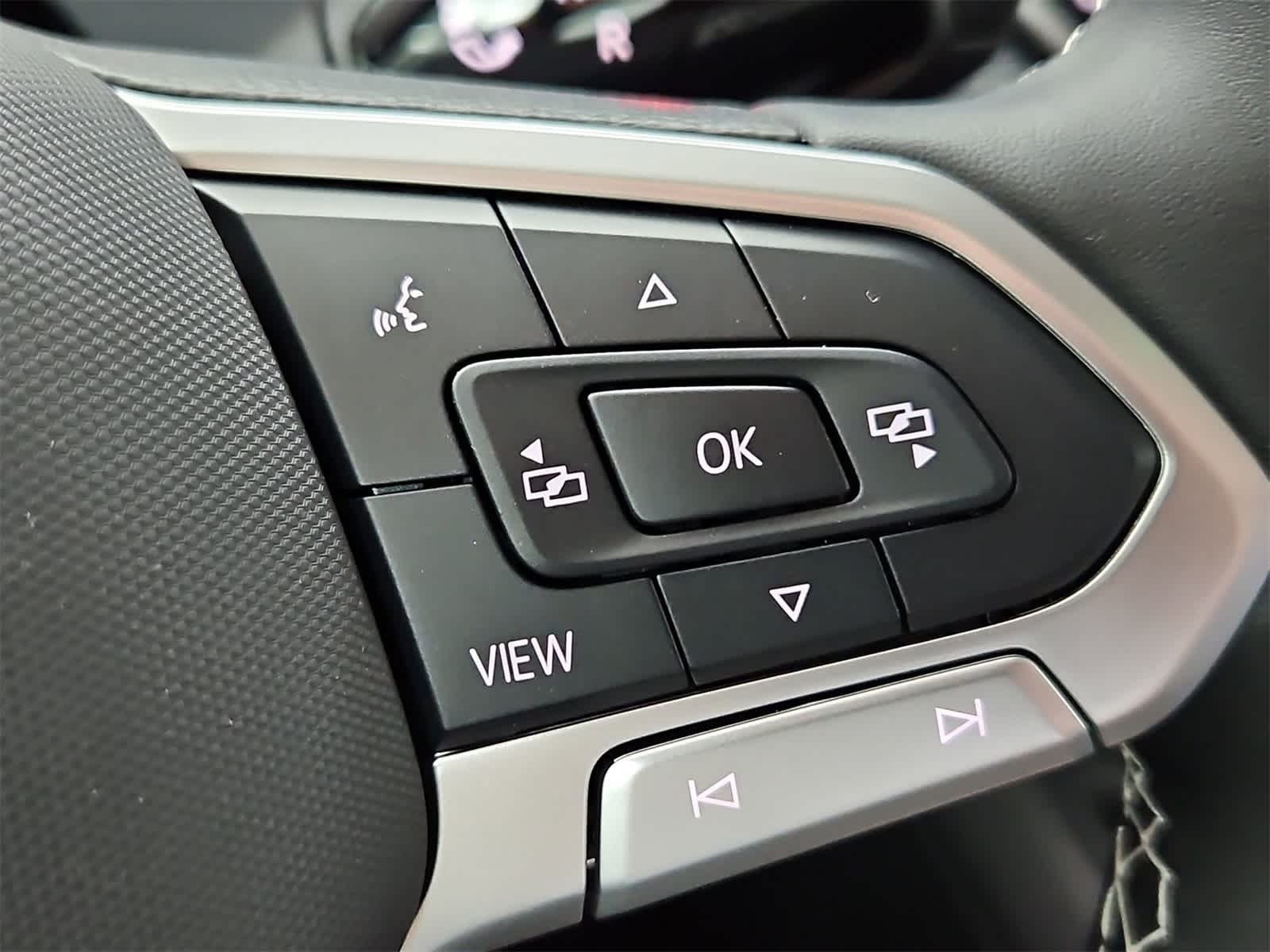 Thumbnail: 2025 Volkswagen Tiguan - 24