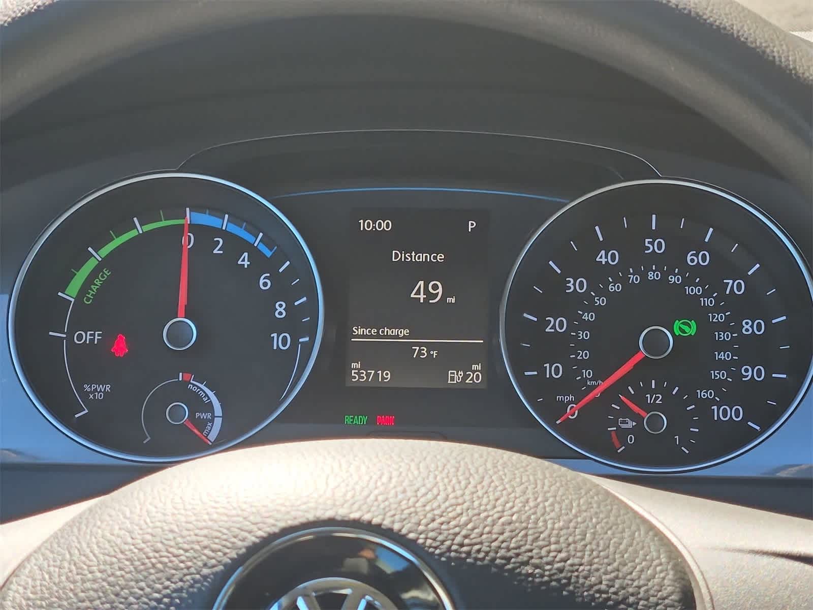 Thumbnail: 2016 Volkswagen e-Golf - 32