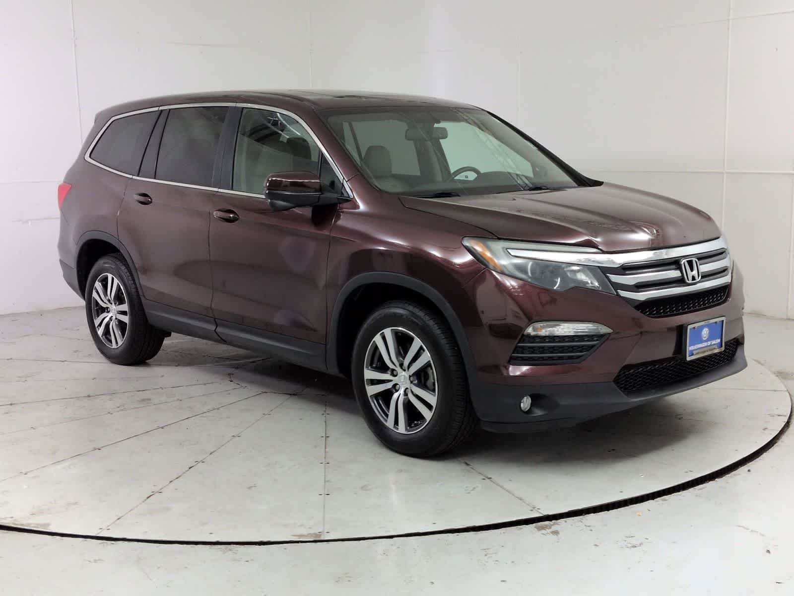 Thumbnail: 2017 Honda Pilot - 8