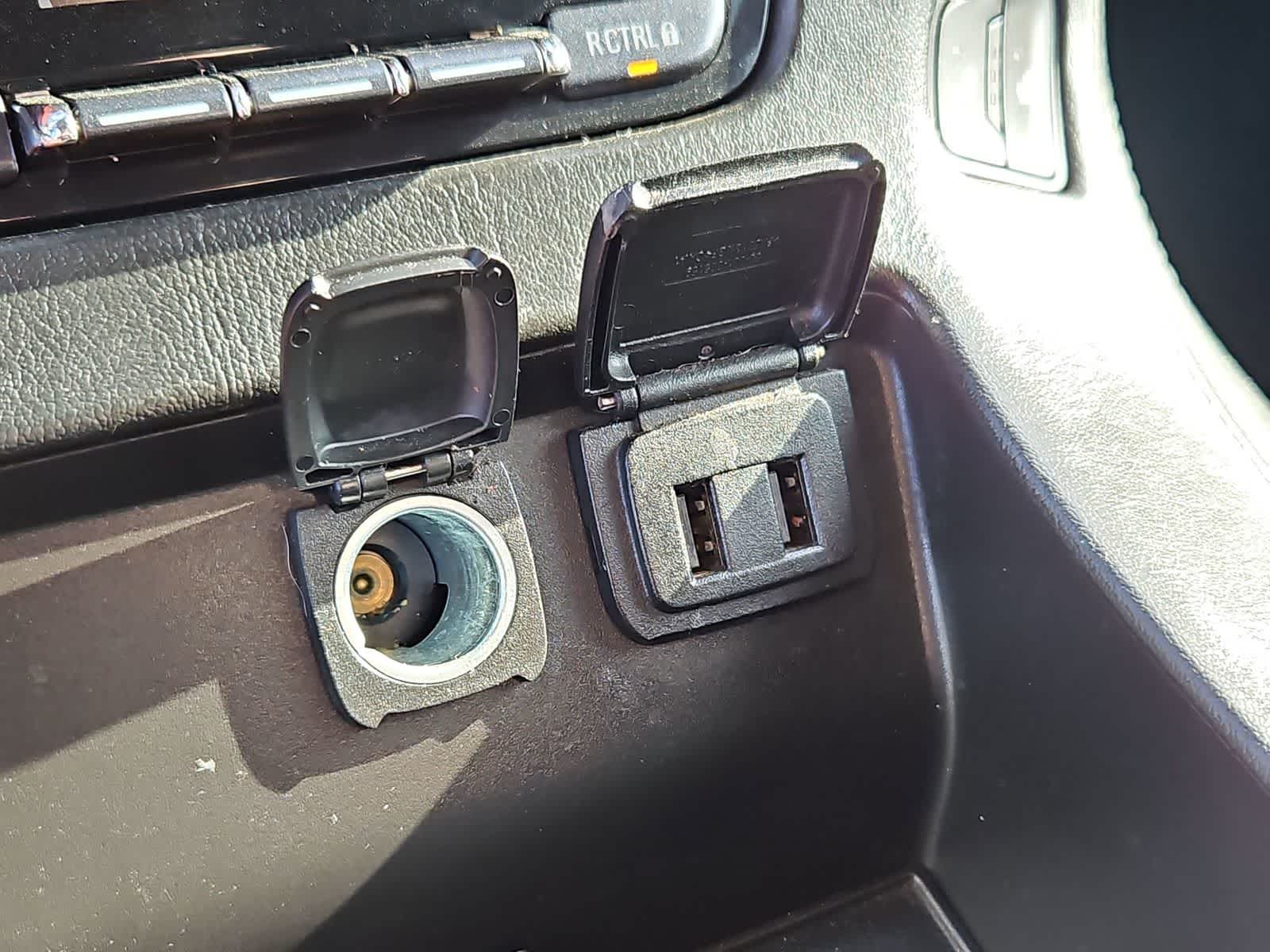 Thumbnail: 2017 Chevrolet Tahoe - 32