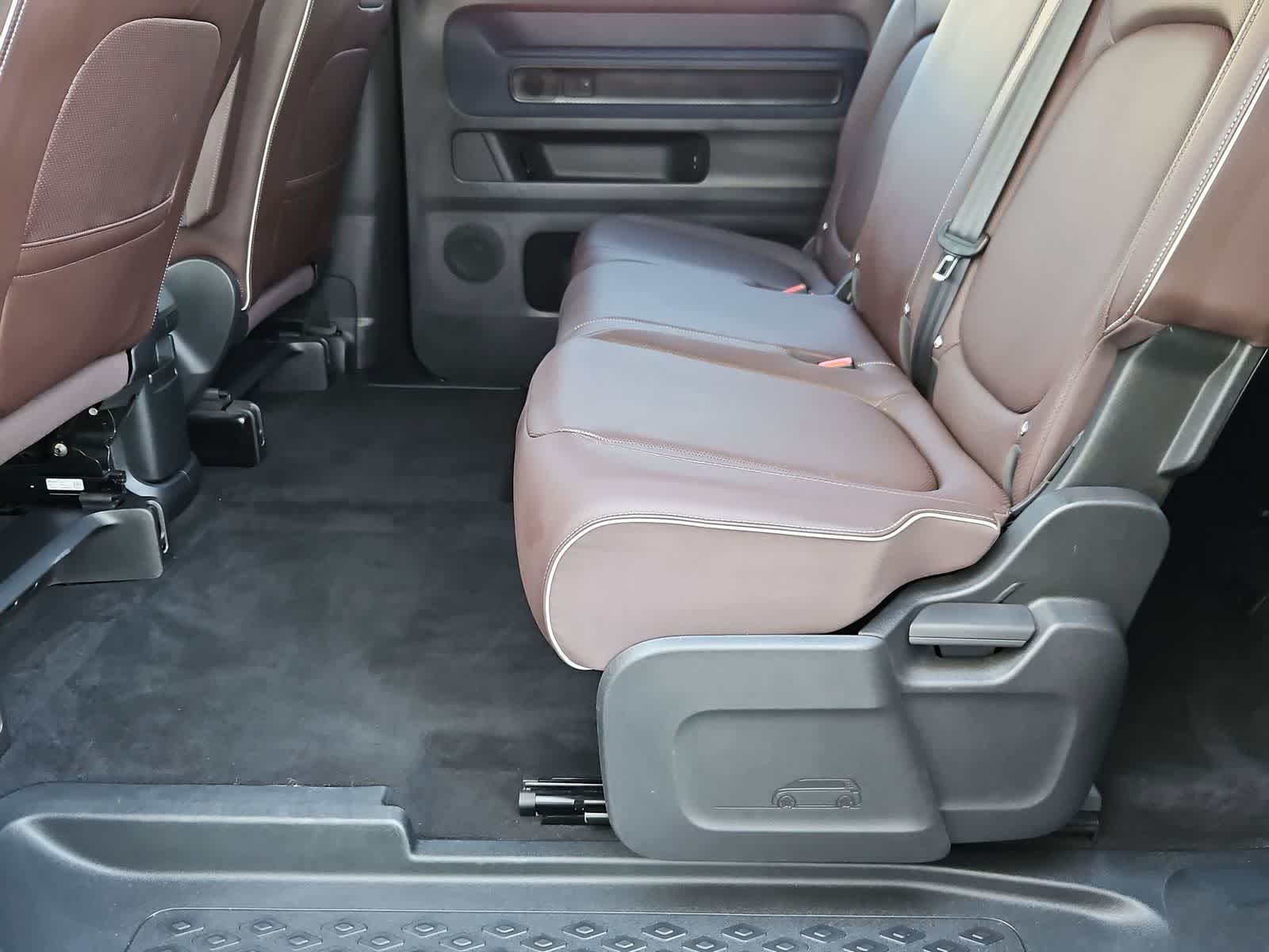 Thumbnail: 2025 Volkswagen ID.Buzz - 19