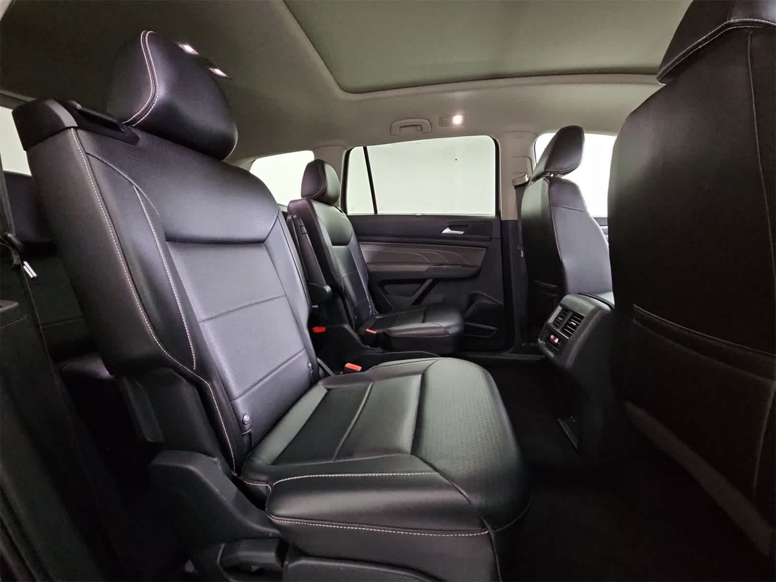 Thumbnail: 2021 Volkswagen Atlas - 21