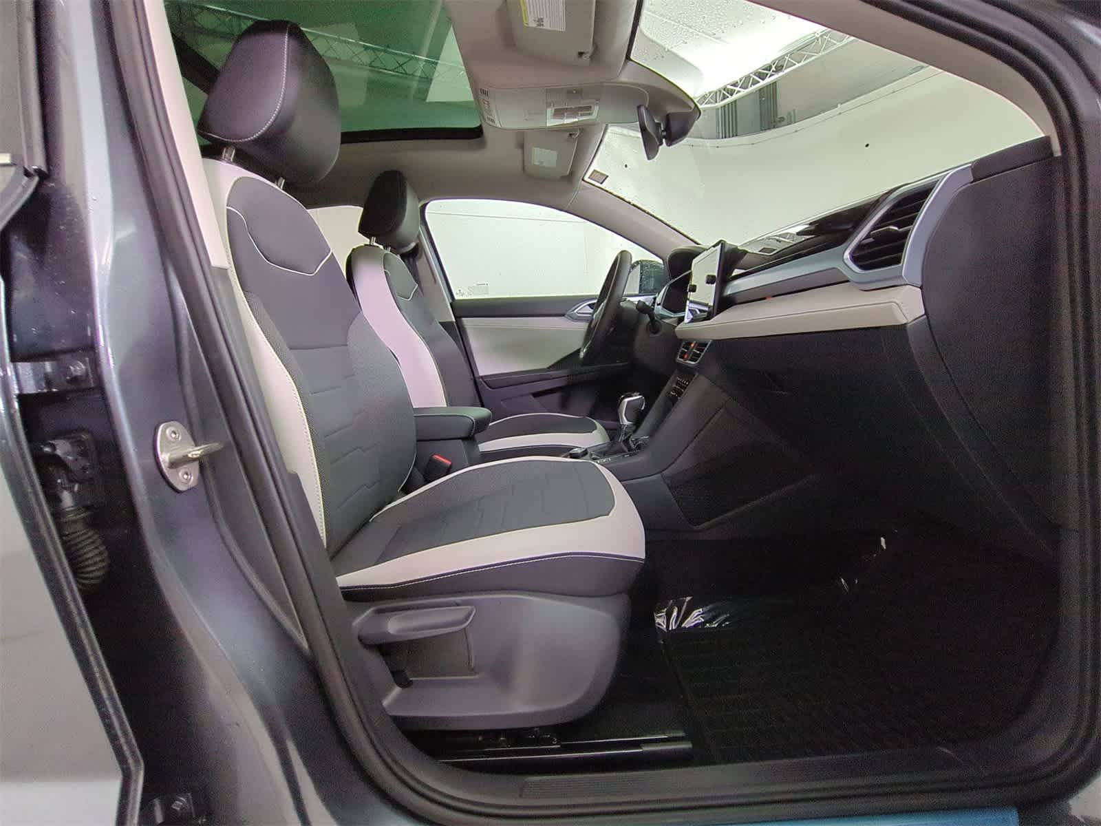 Thumbnail: 2025 Volkswagen Taos - 23