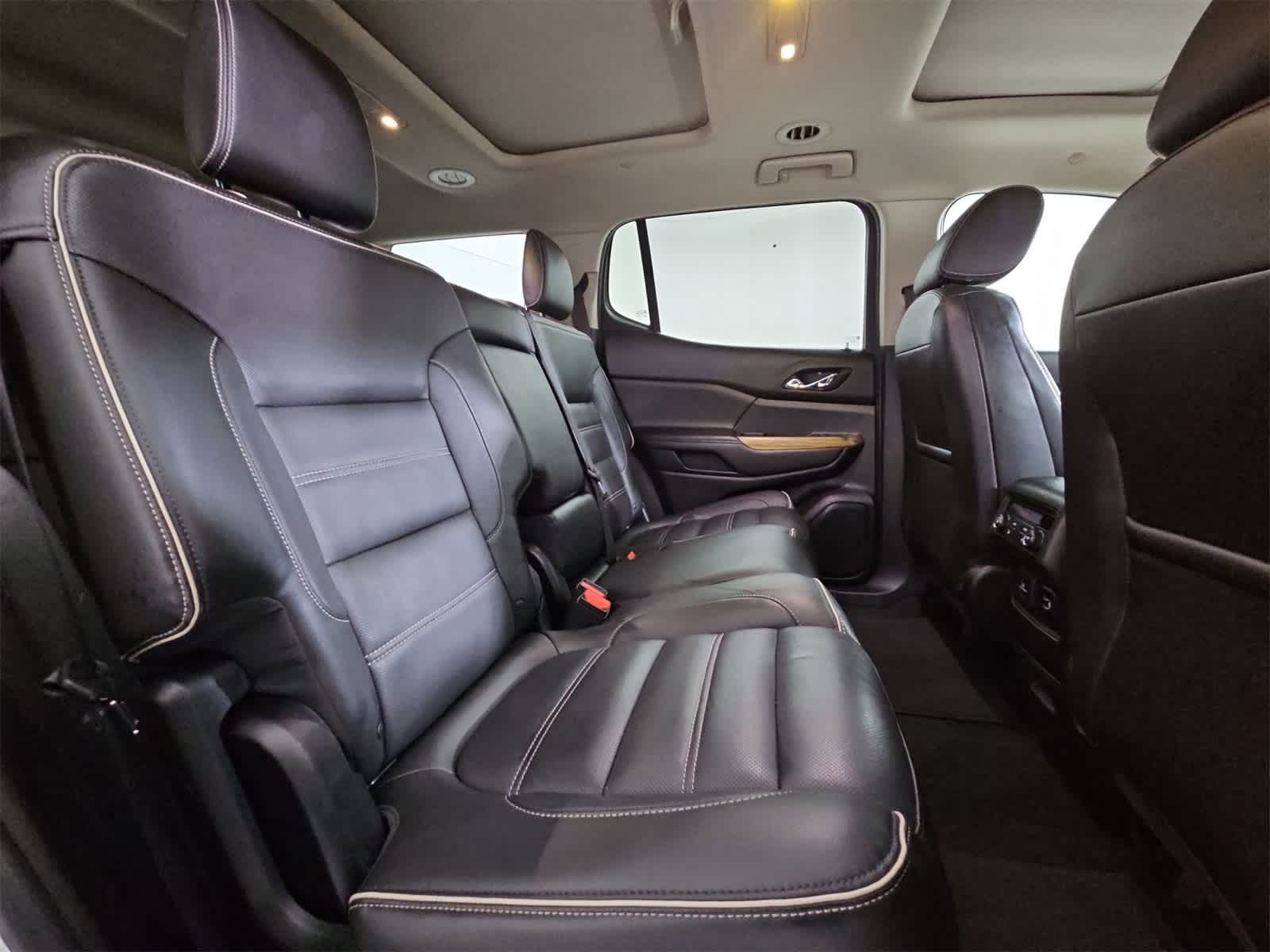 Thumbnail: 2017 GMC Acadia - 21