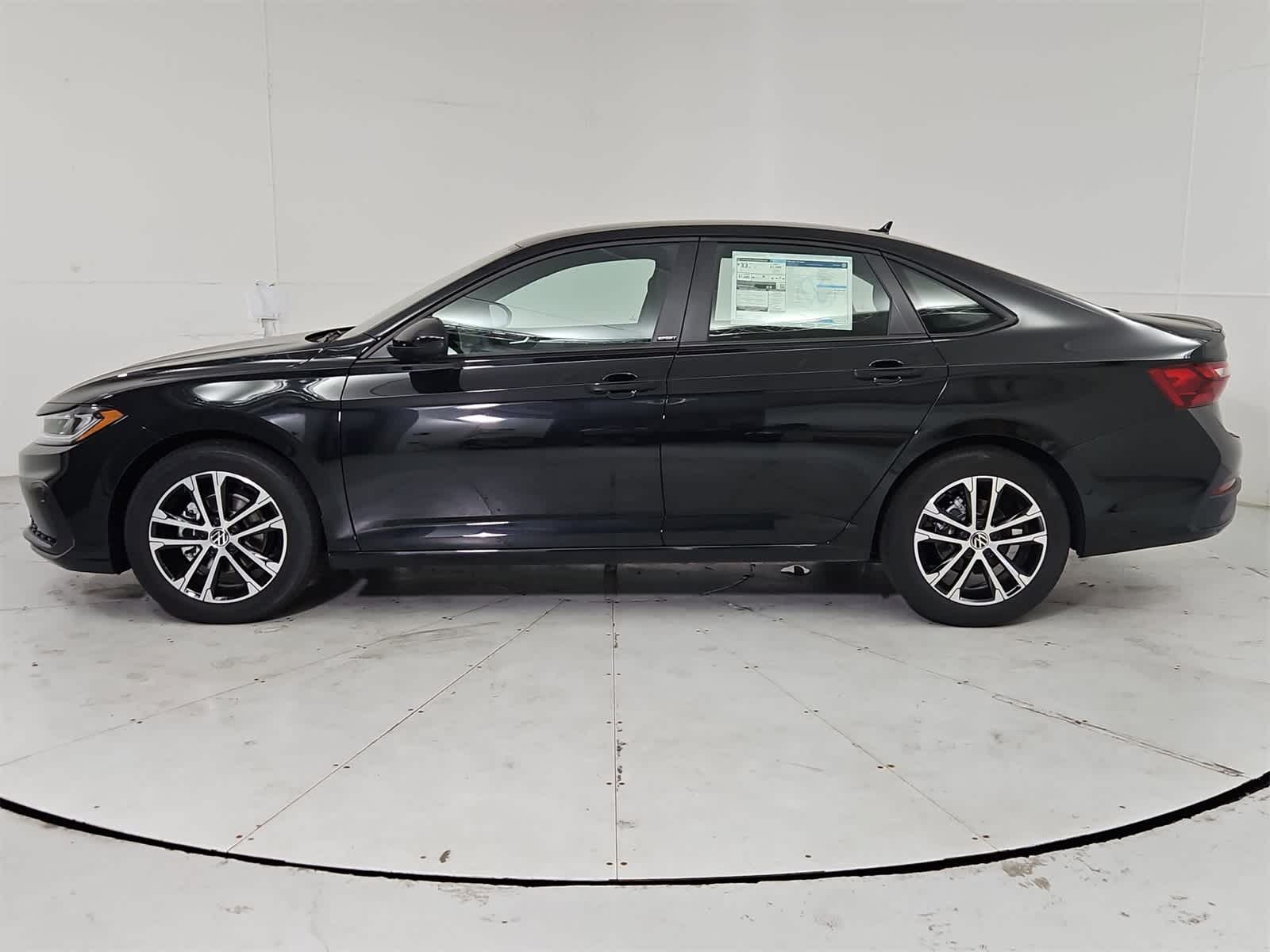 Thumbnail: 2025 Volkswagen Jetta - 3