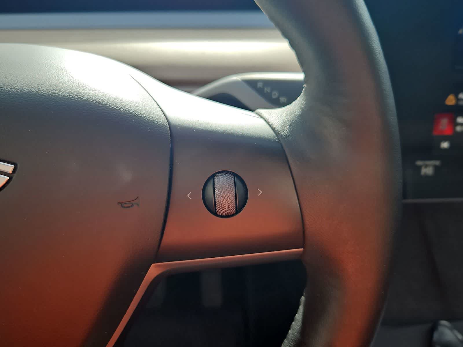 Thumbnail: 2023 Tesla Model Y - 25