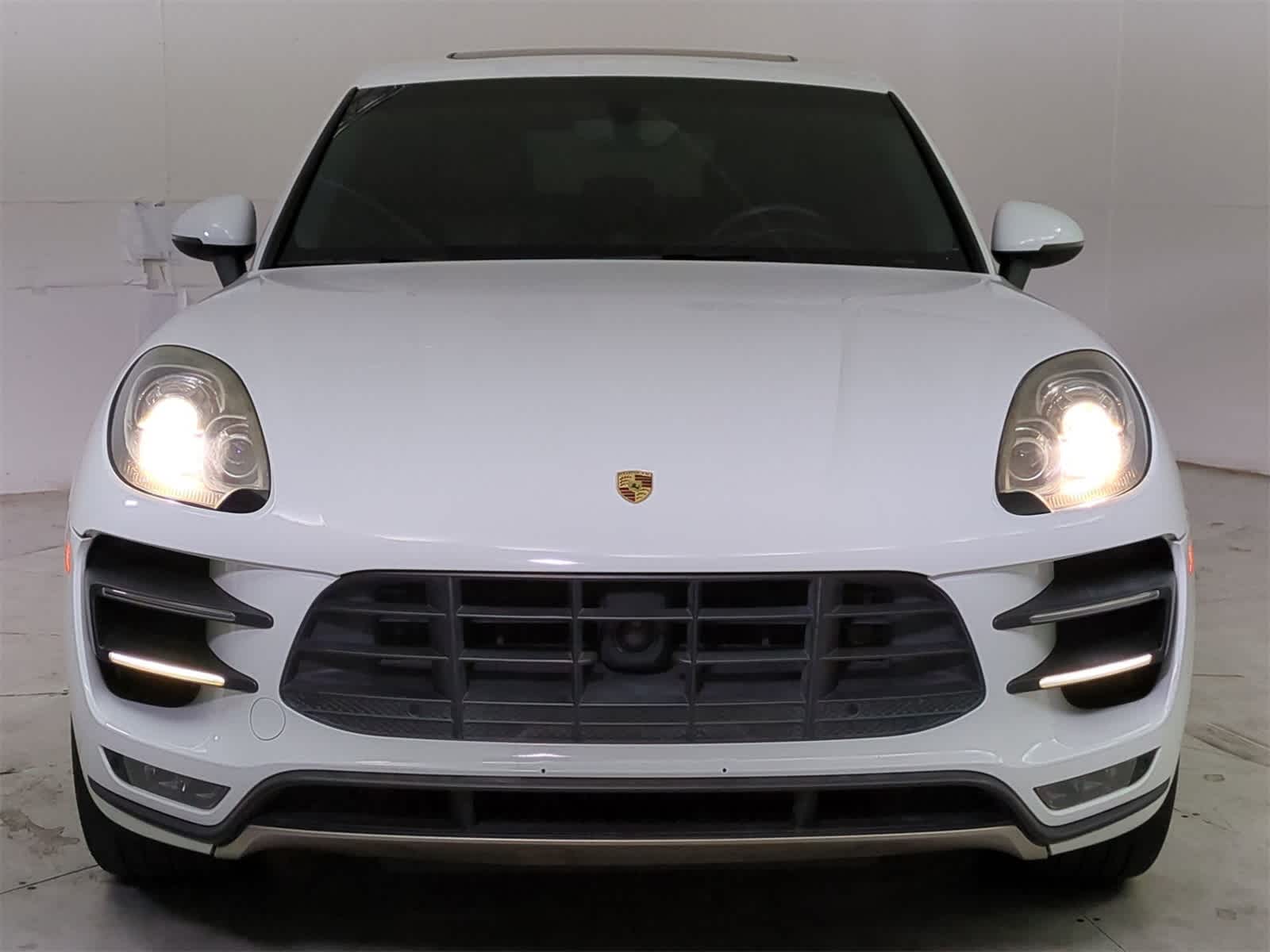 Thumbnail: 2015 Porsche Macan - 9