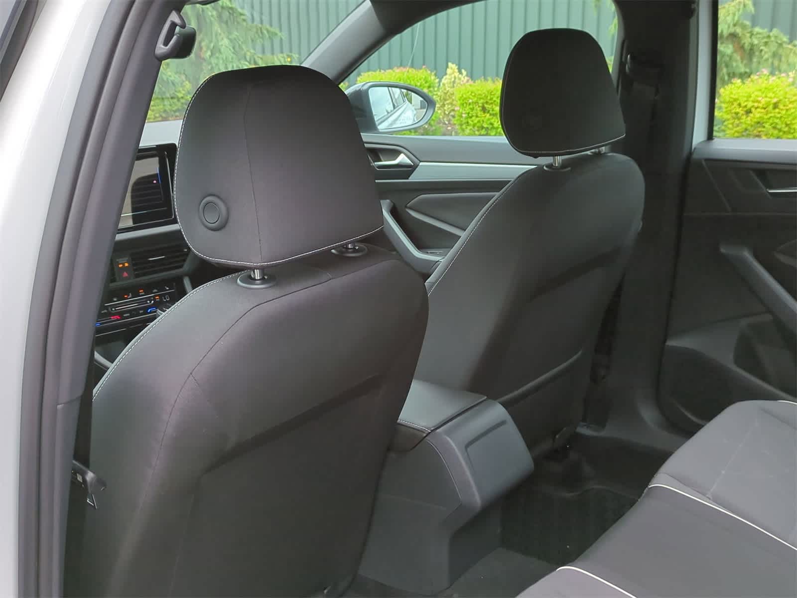 Thumbnail: 2025 Volkswagen Jetta - 18