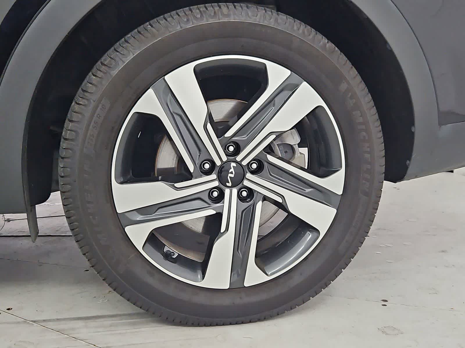 Thumbnail: 2022 Kia Sorento - 13
