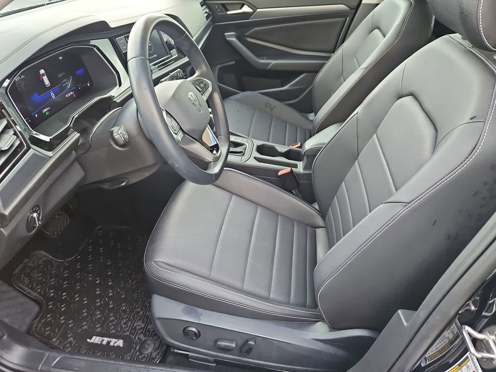 Thumbnail: 2023 Volkswagen Jetta - 16