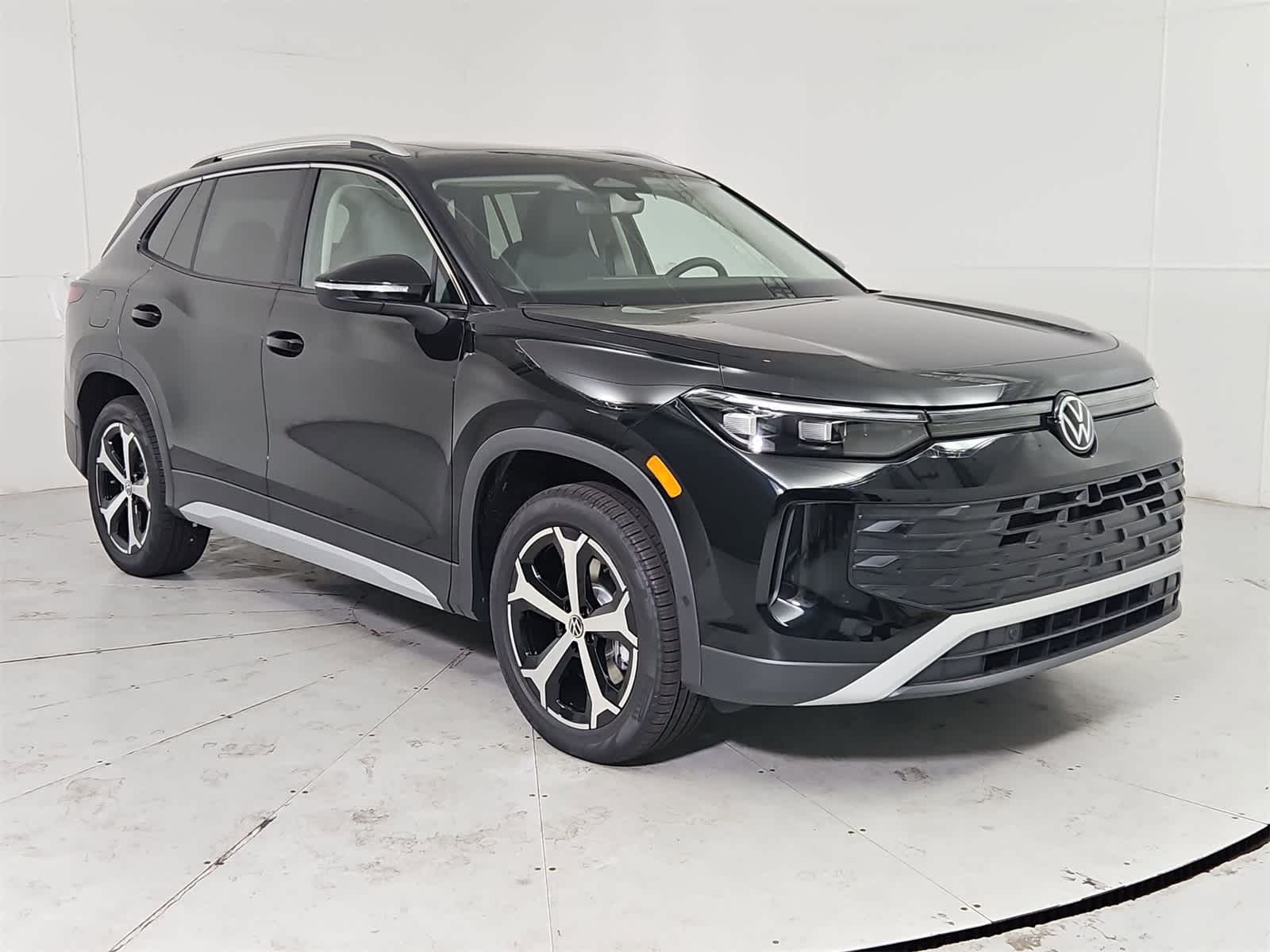 Thumbnail: 2025 Volkswagen Tiguan - 8