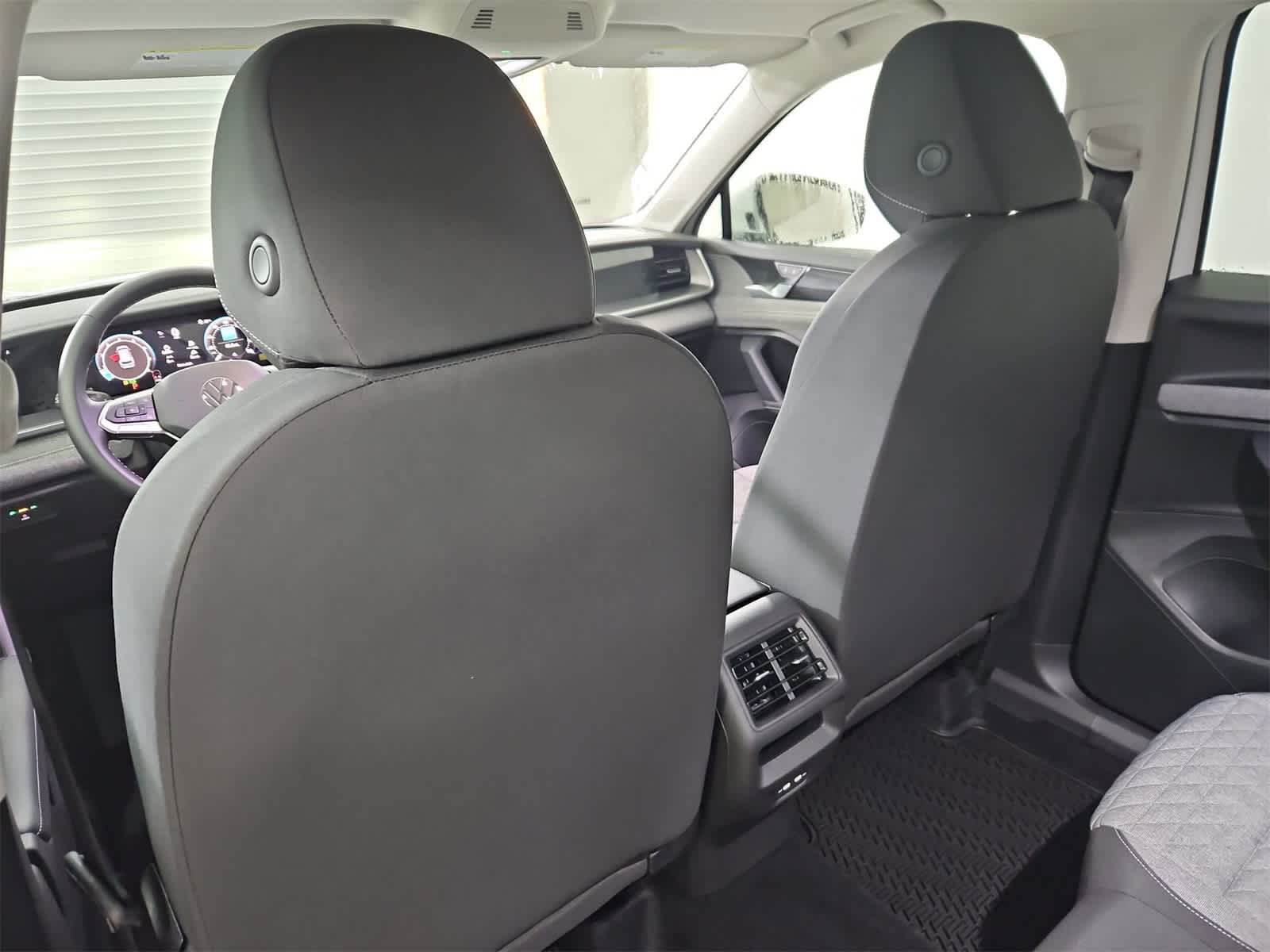 Thumbnail: 2026 Volkswagen Tiguan - 18