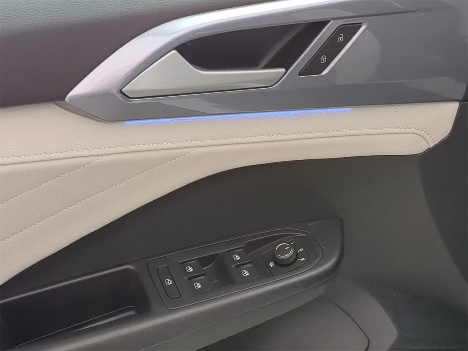 Thumbnail: 2025 Volkswagen Taos - 16