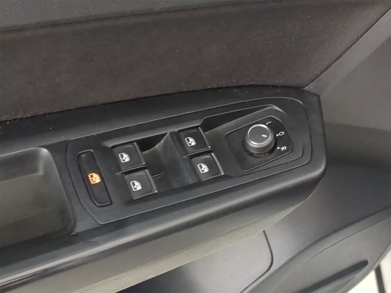 Thumbnail: 2018 Volkswagen Atlas - 16