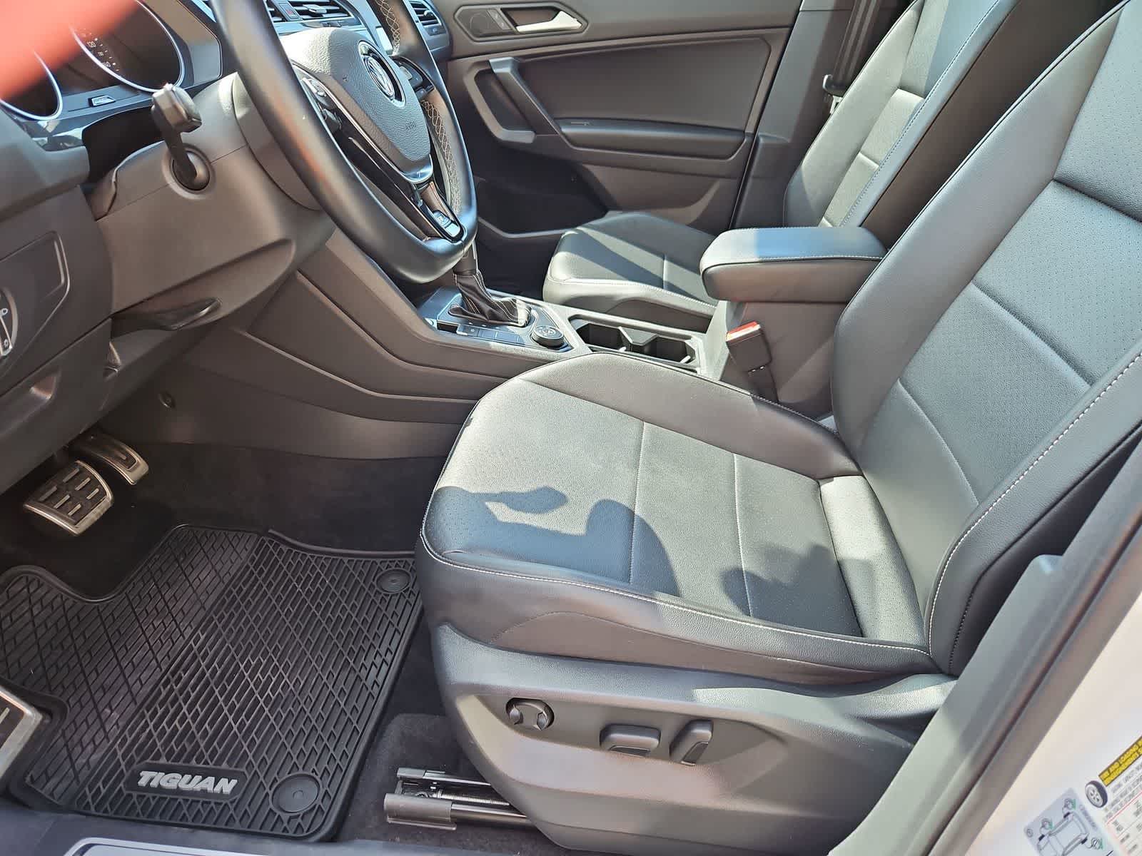 Thumbnail: 2021 Volkswagen Tiguan - 16