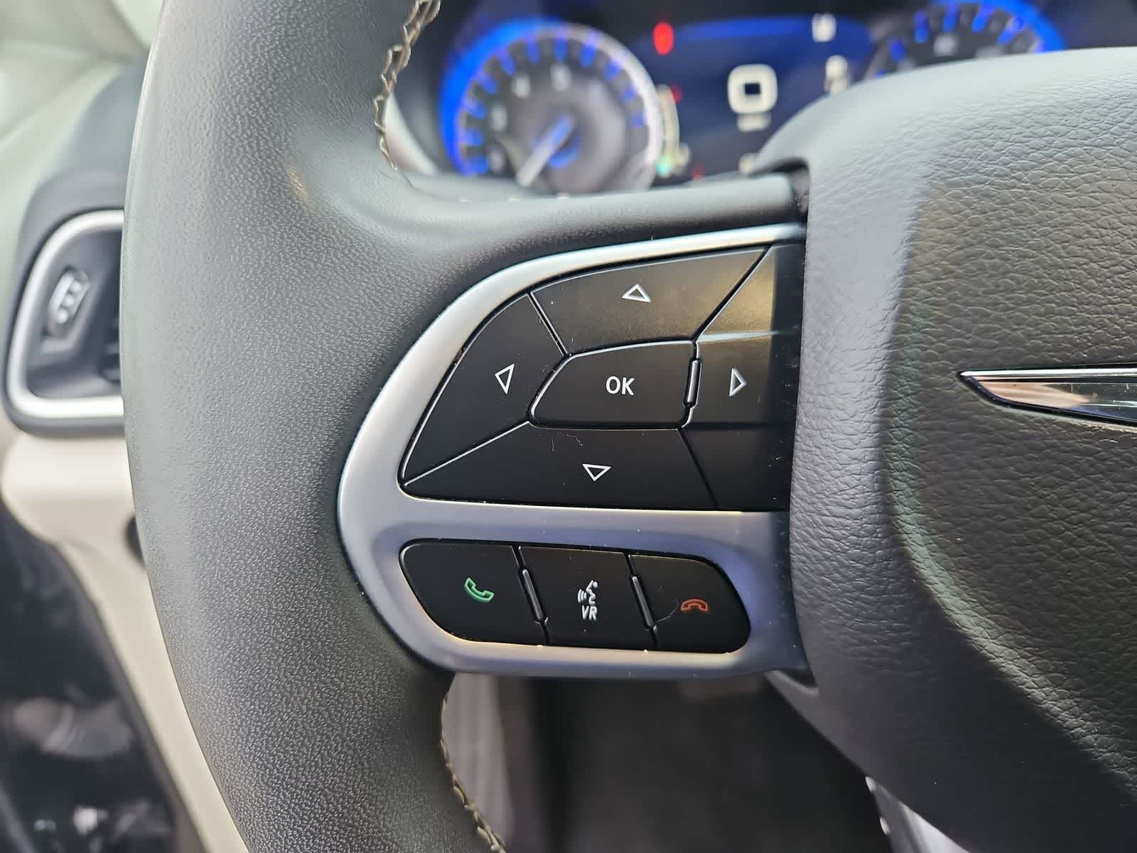 Thumbnail: 2023 Chrysler Pacifica - 23