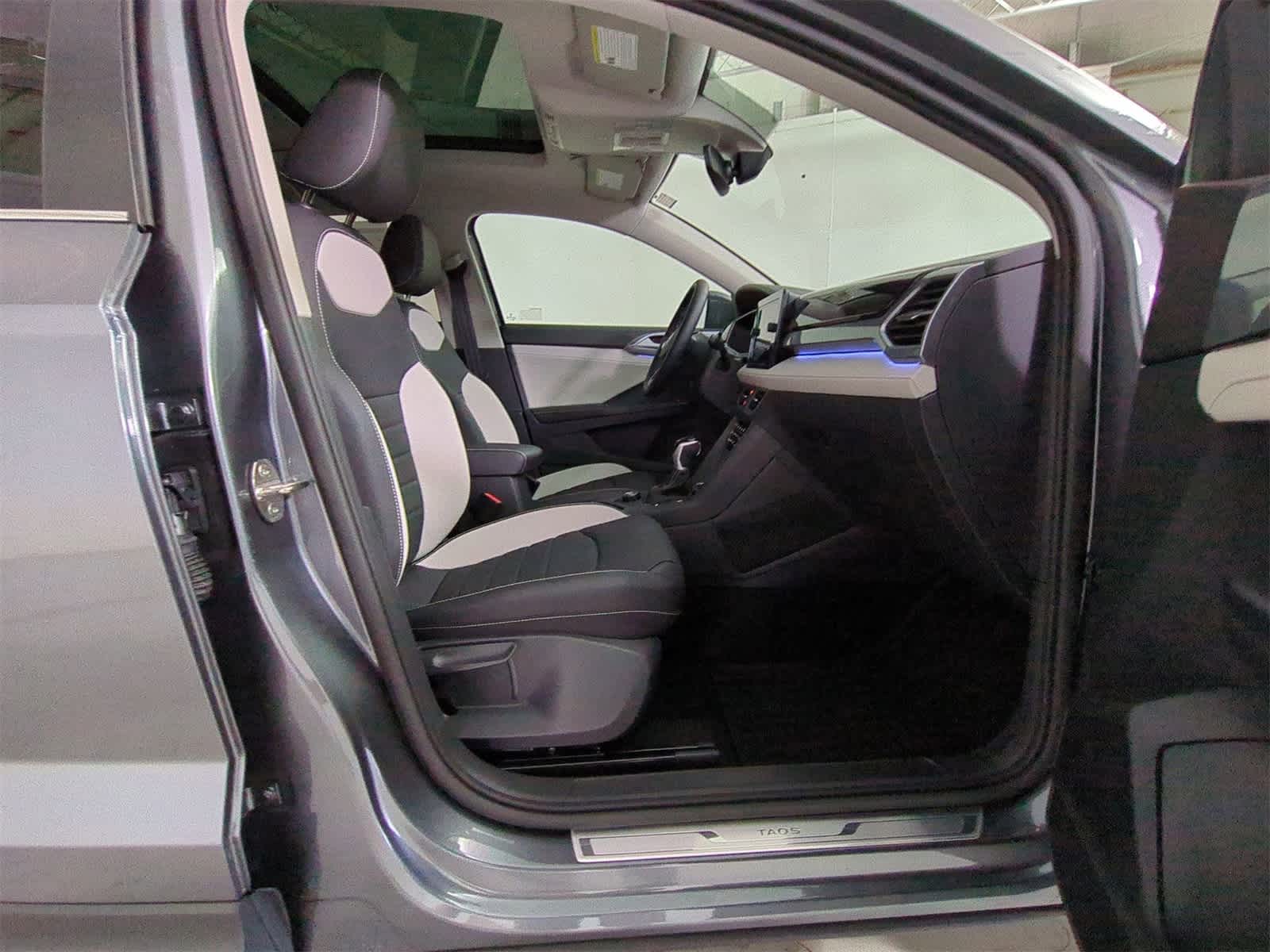 Thumbnail: 2025 Volkswagen Taos - 23