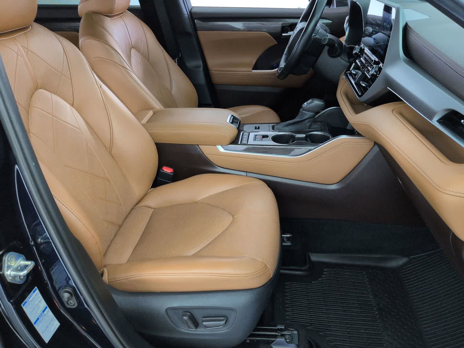 Thumbnail: 2021 Toyota Highlander - 22