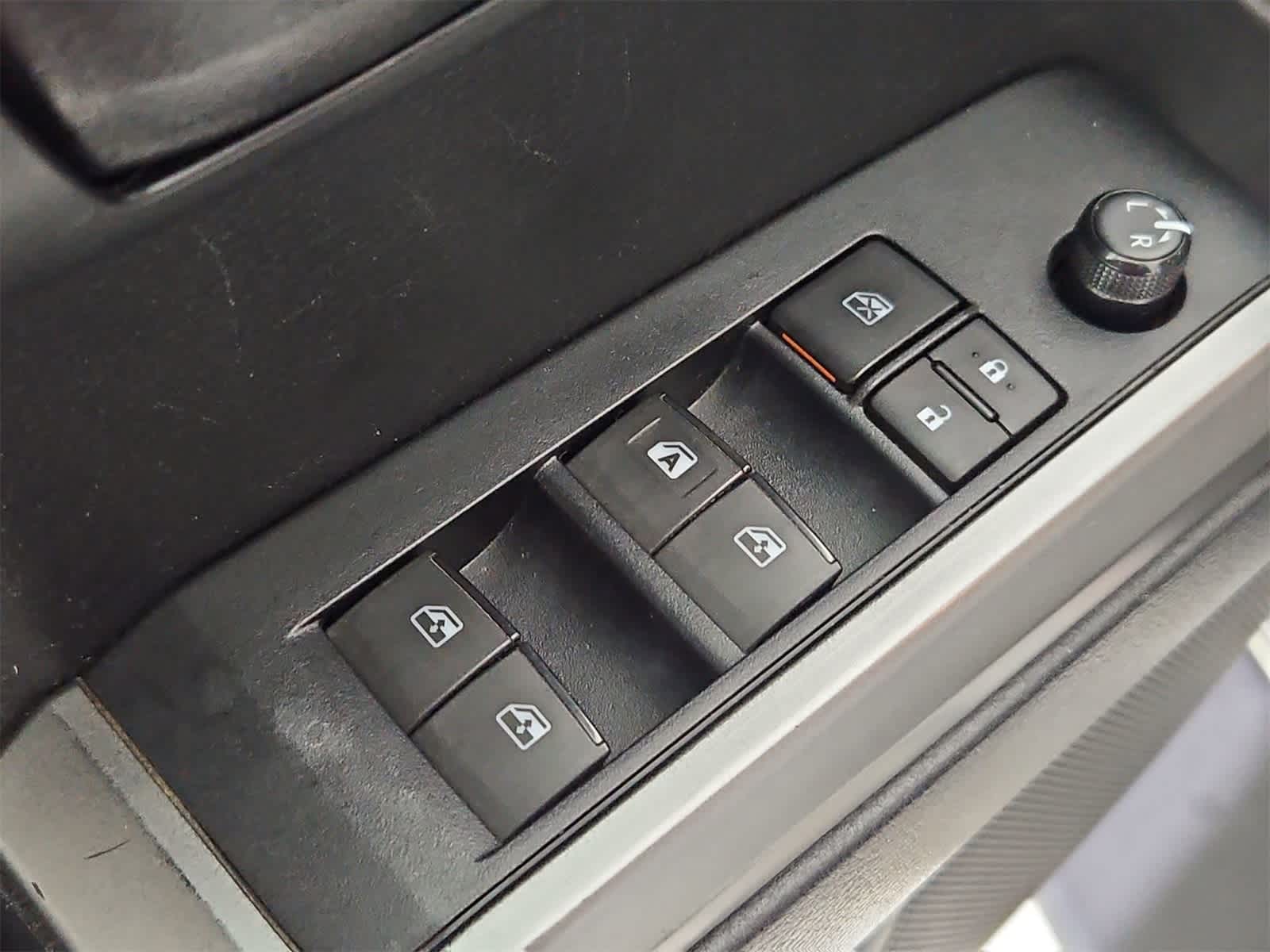 Thumbnail: 2019 Toyota Tacoma - 17