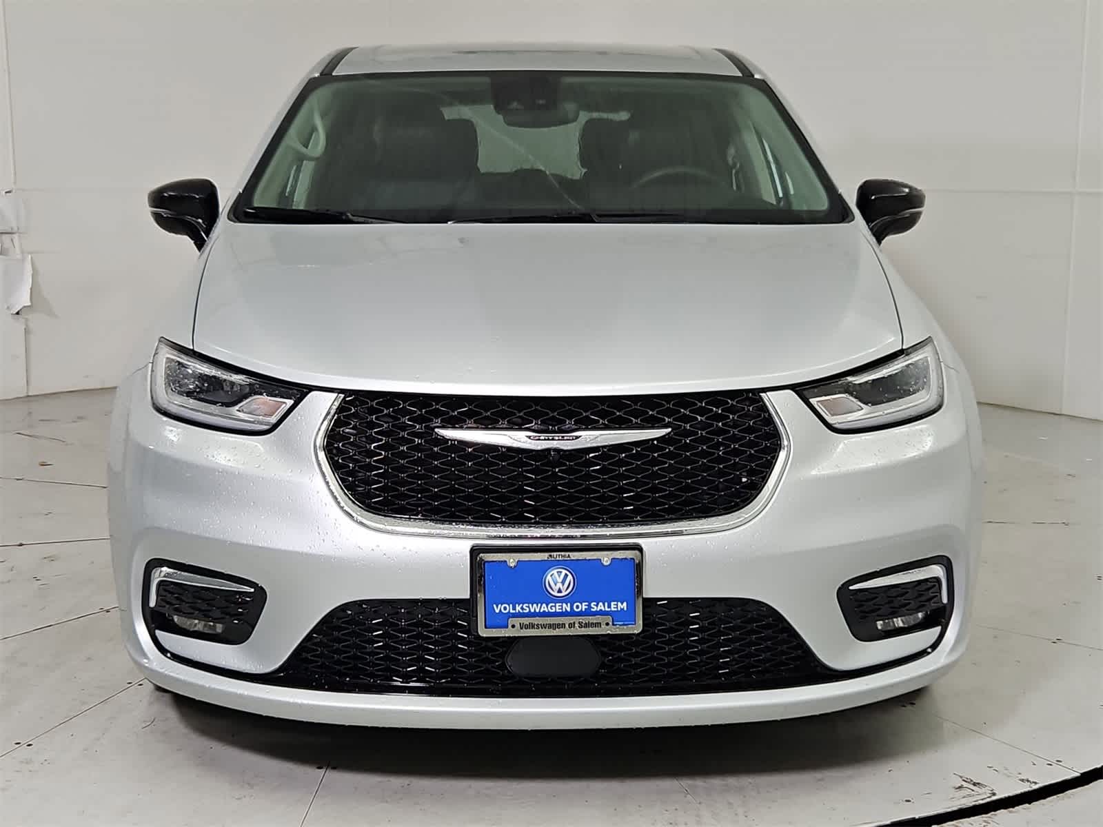 Thumbnail: 2024 Chrysler Pacifica - 9