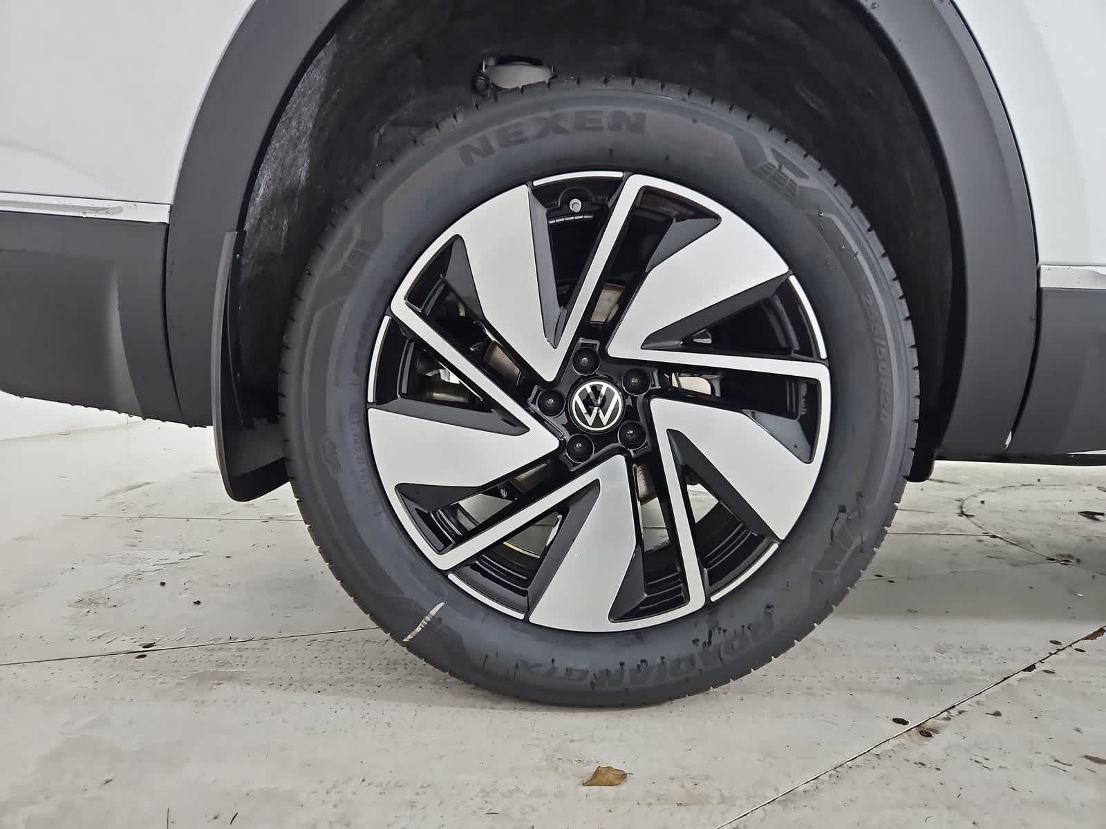 Thumbnail: 2026 Volkswagen Atlas - 13