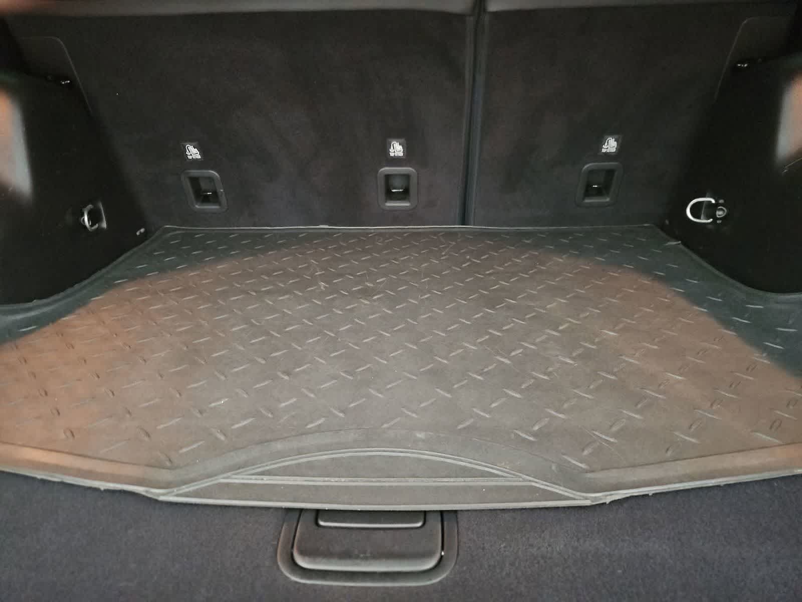 Thumbnail: 2019 Jeep Cherokee - 33