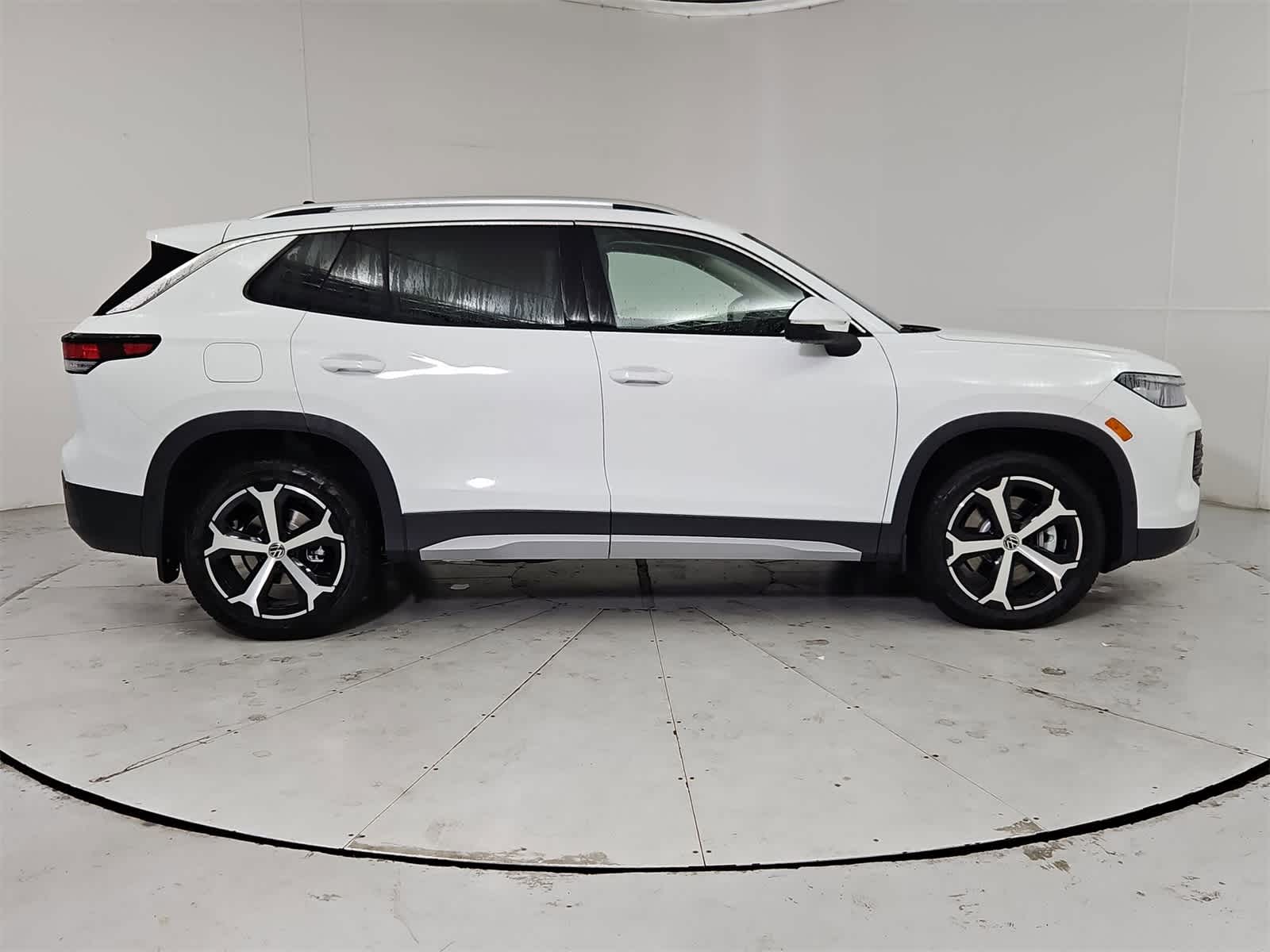 Thumbnail: 2025 Volkswagen Tiguan - 7