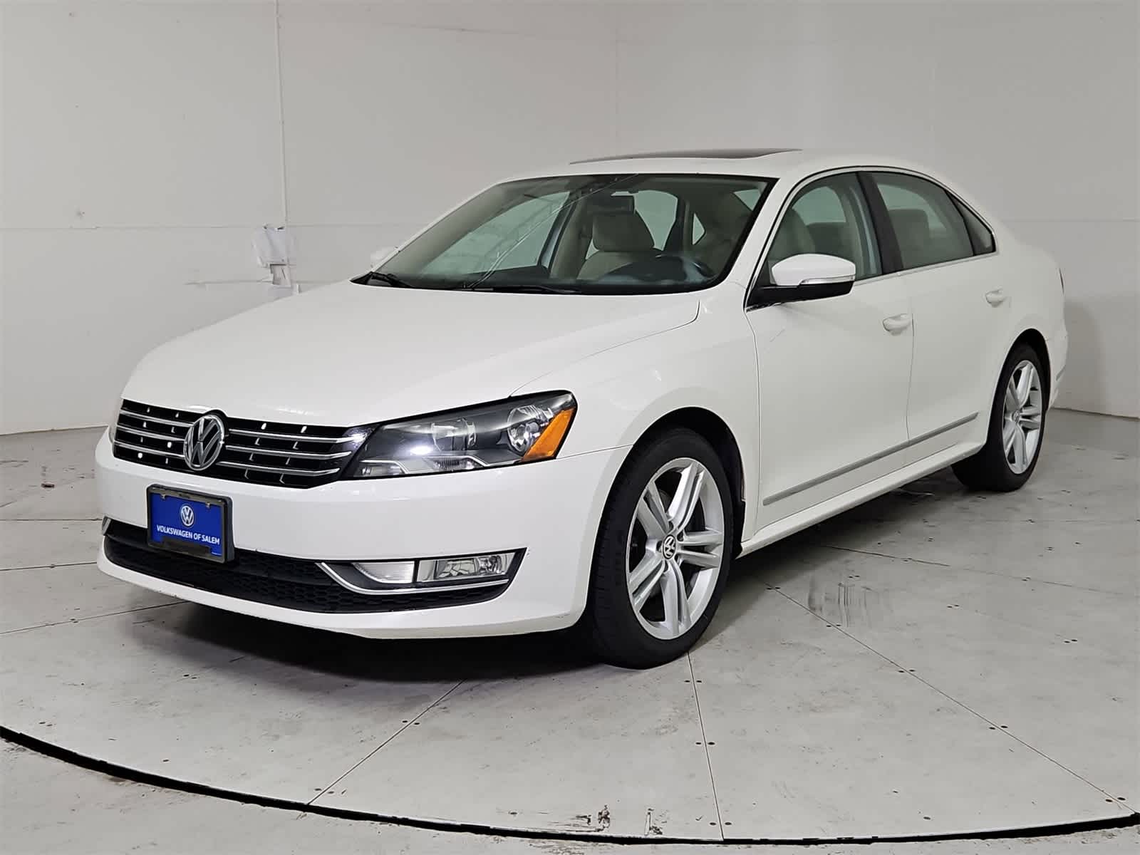 Thumbnail: 2013 Volkswagen Passat - 1