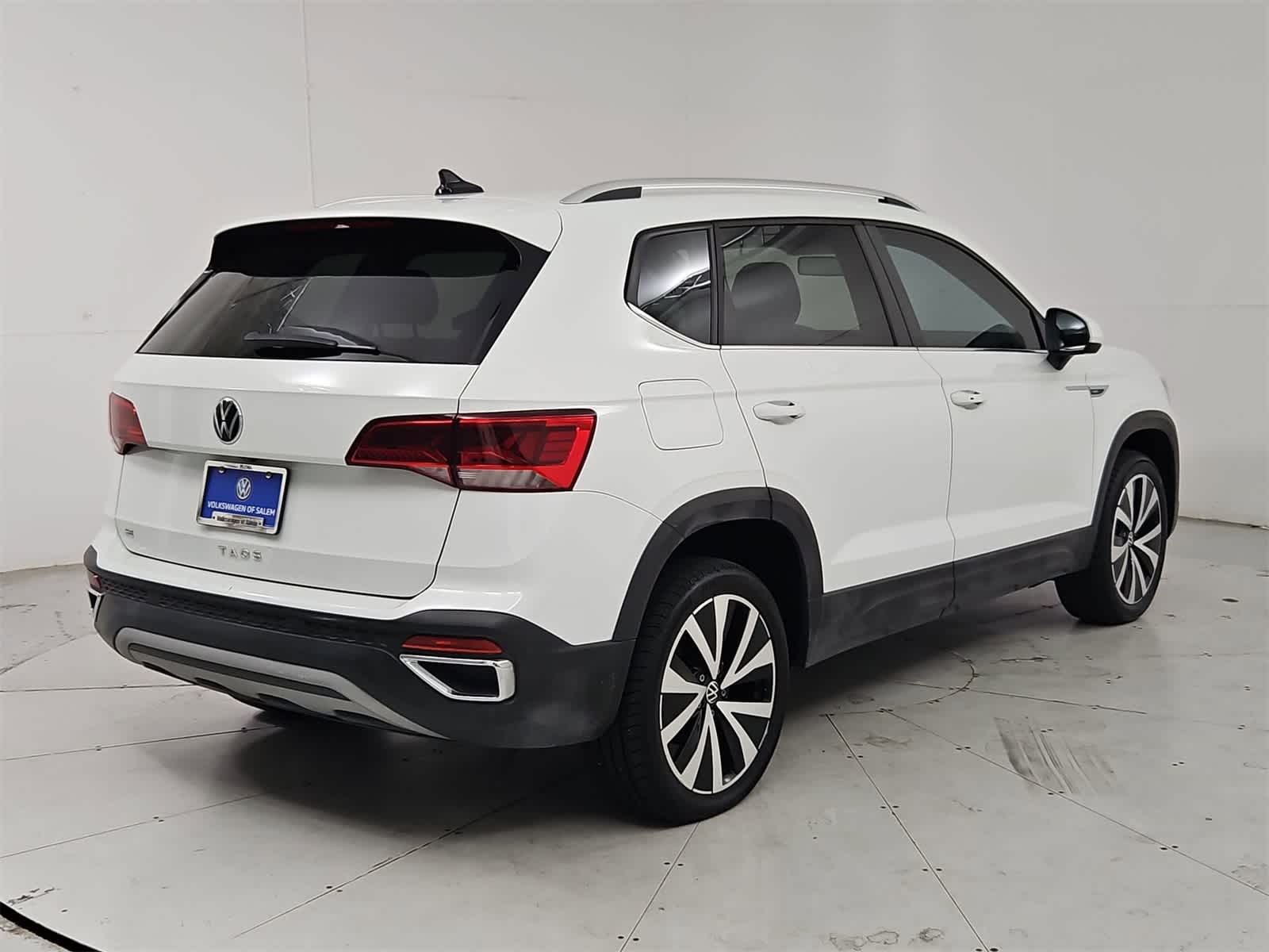 Thumbnail: 2022 Volkswagen Taos - 6
