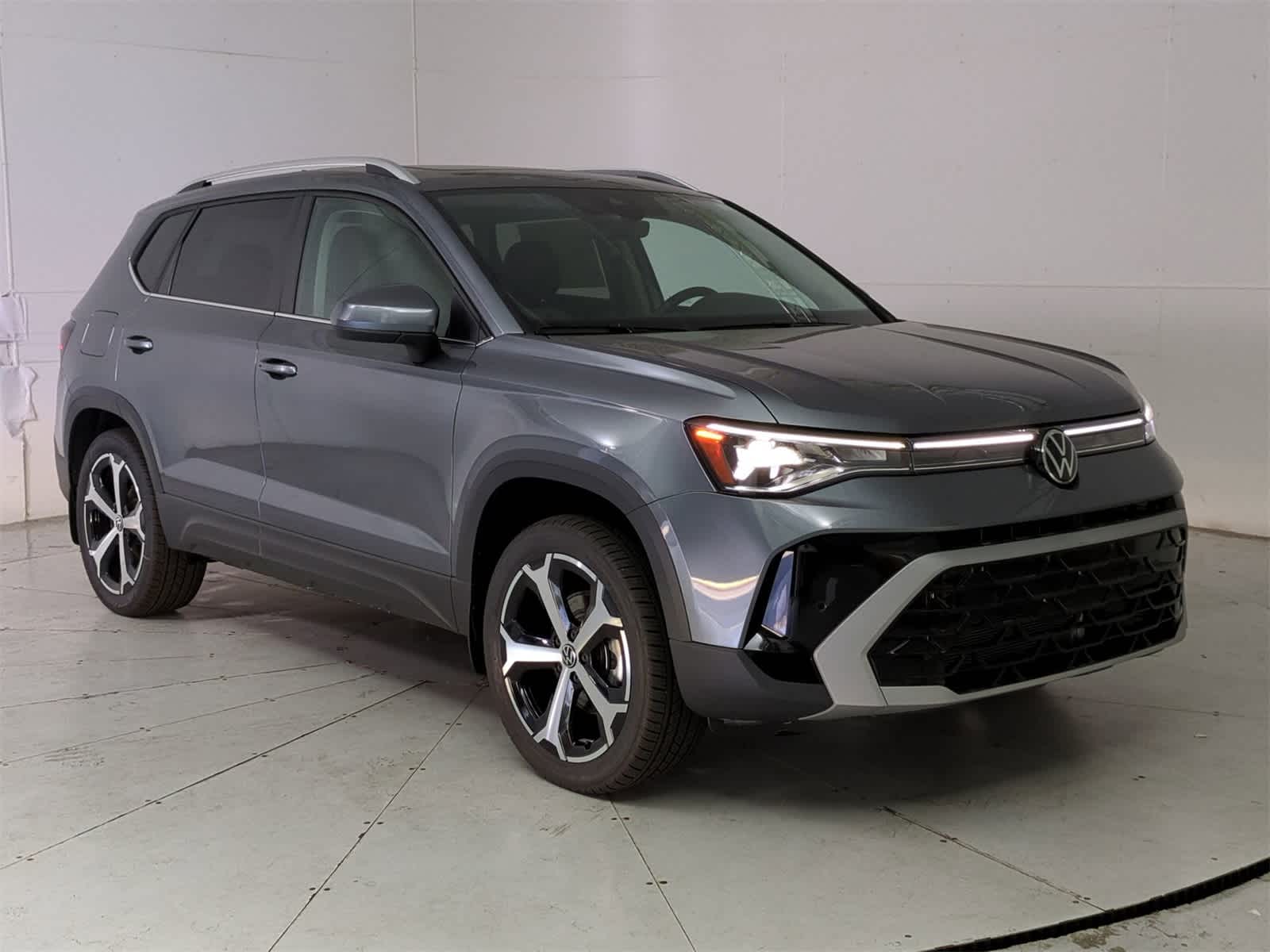 Thumbnail: 2025 Volkswagen Taos - 8