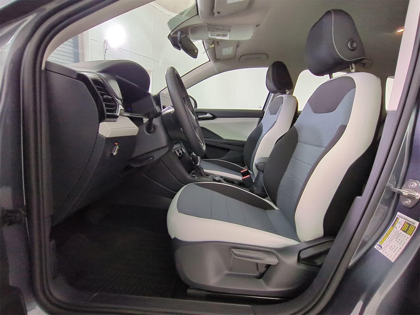 Thumbnail: 2025 Volkswagen Taos - 16